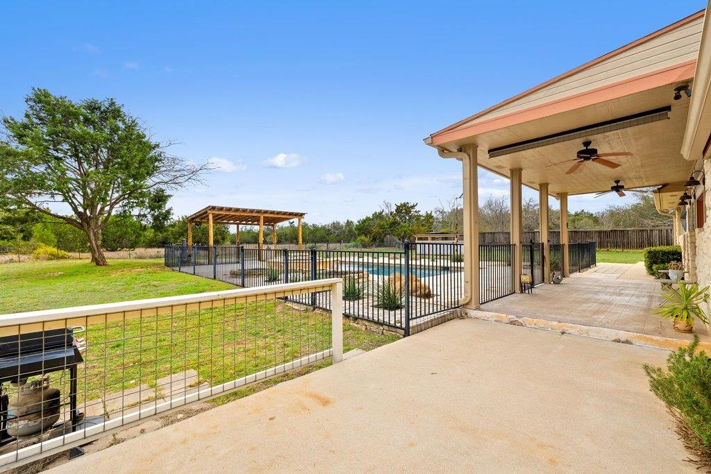 911 Oak Meadow Dr, Dripping Springs, TX 78620