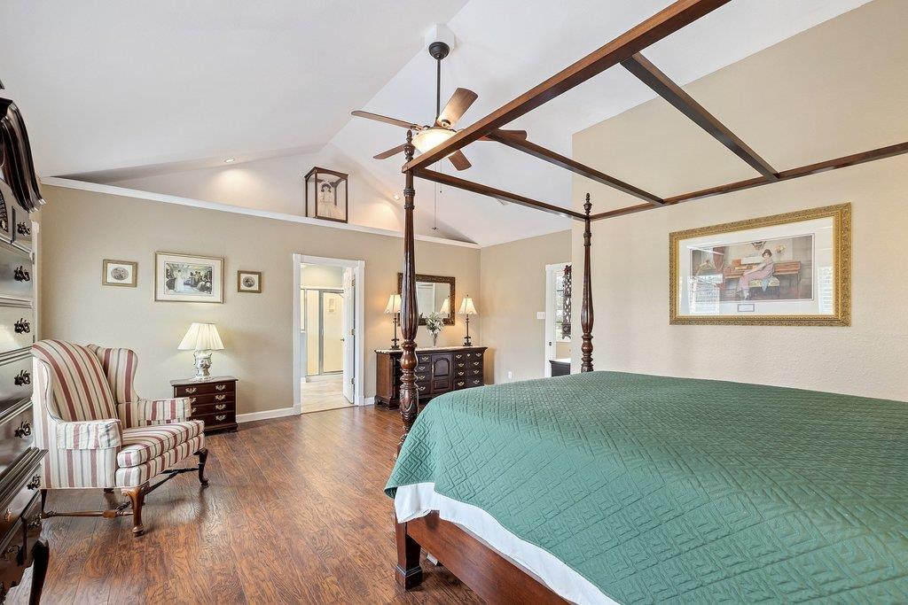 911 Oak Meadow Dr, Dripping Springs, TX 78620