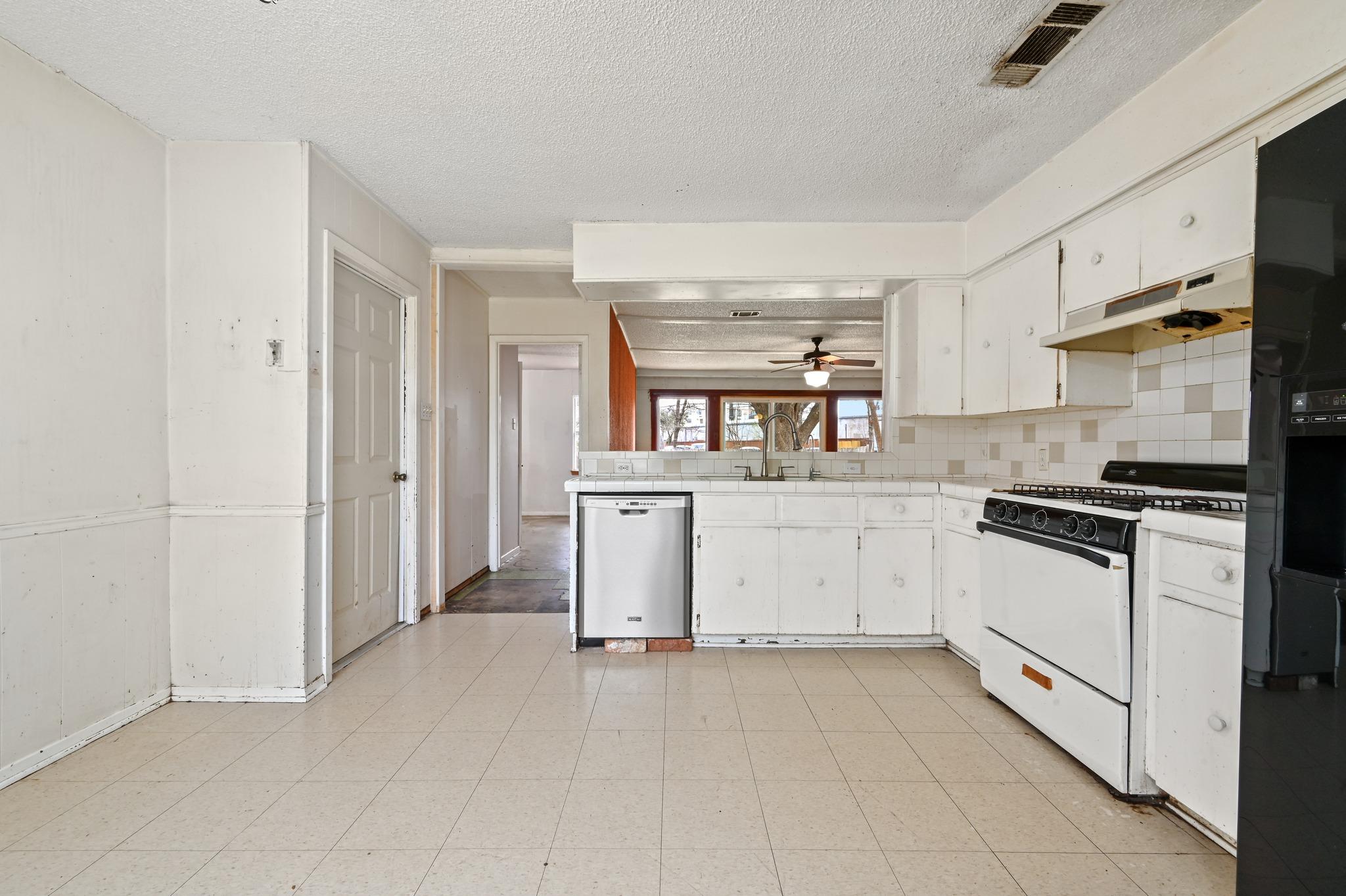 6507 Pevensey Dr, Austin, TX 78745