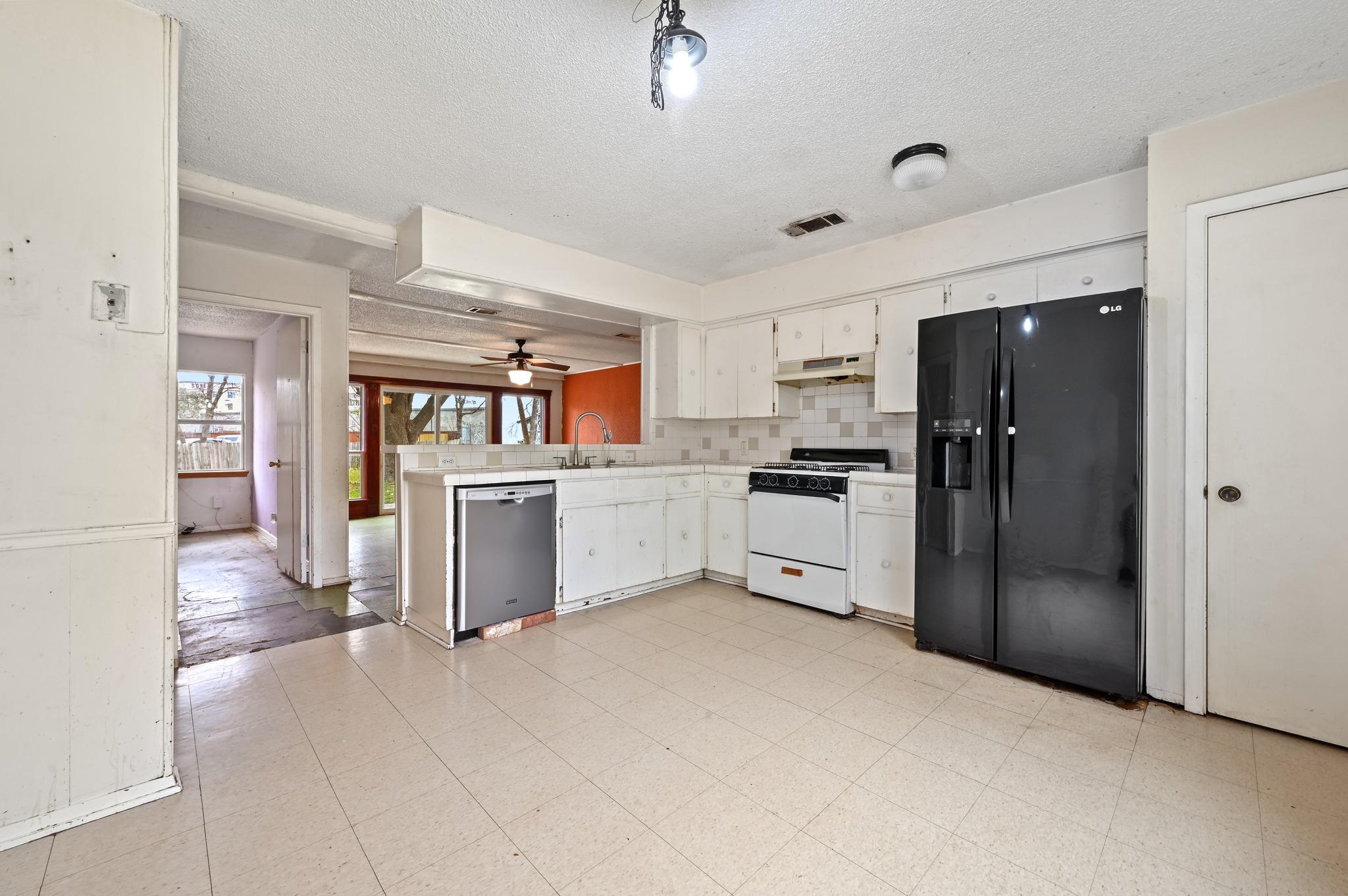 6507 Pevensey Dr, Austin, TX 78745