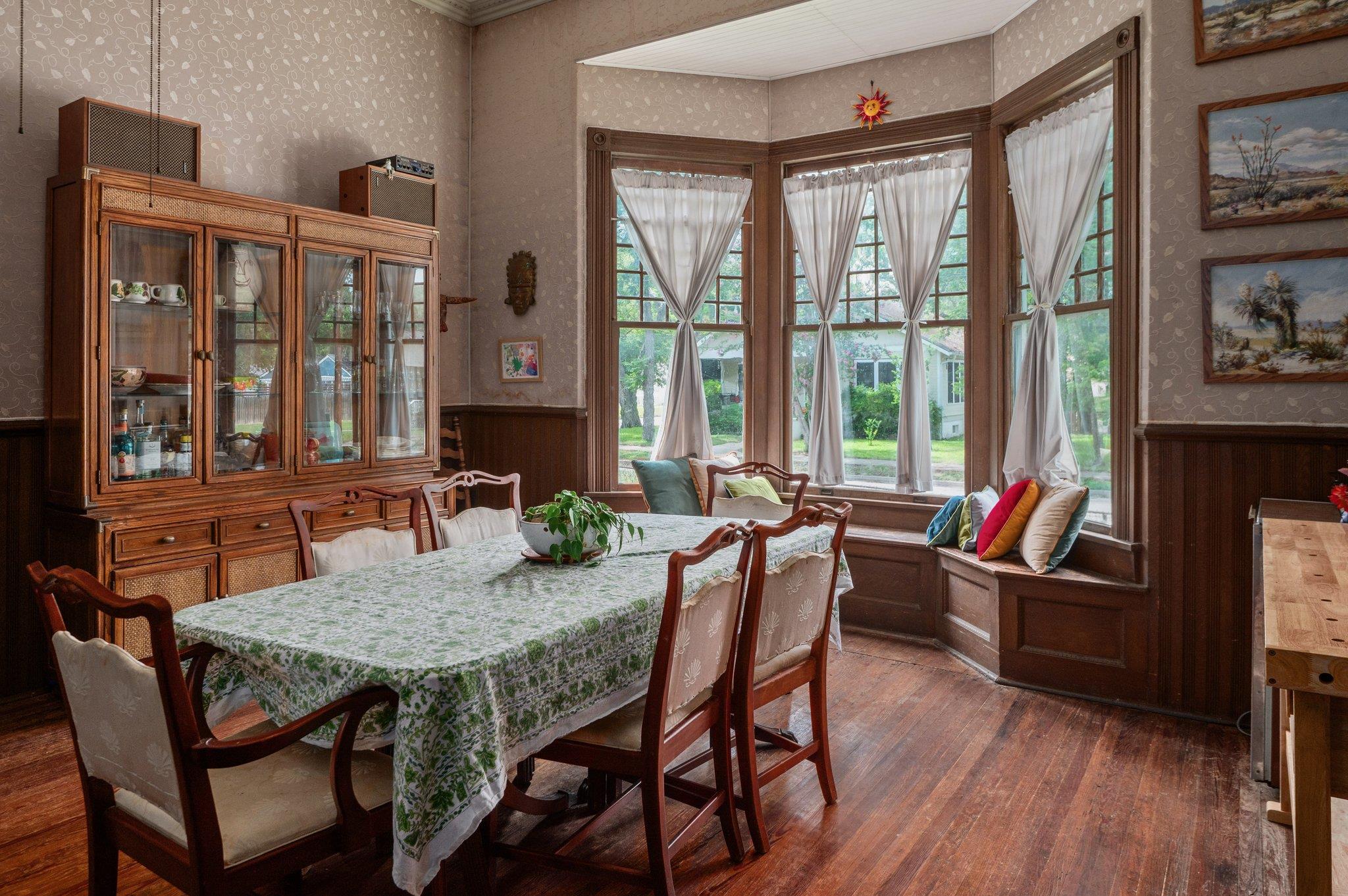 124 N Hamilton St, Gonzales, TX 78629