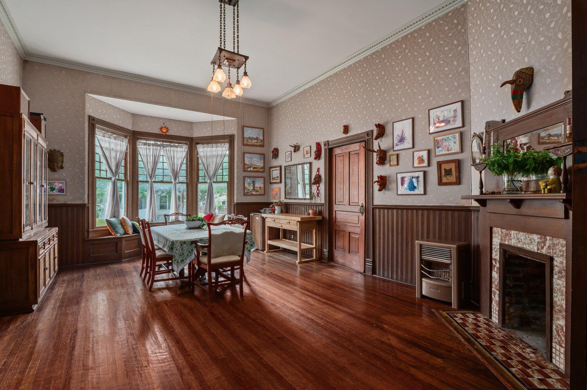 124 N Hamilton St, Gonzales, TX 78629