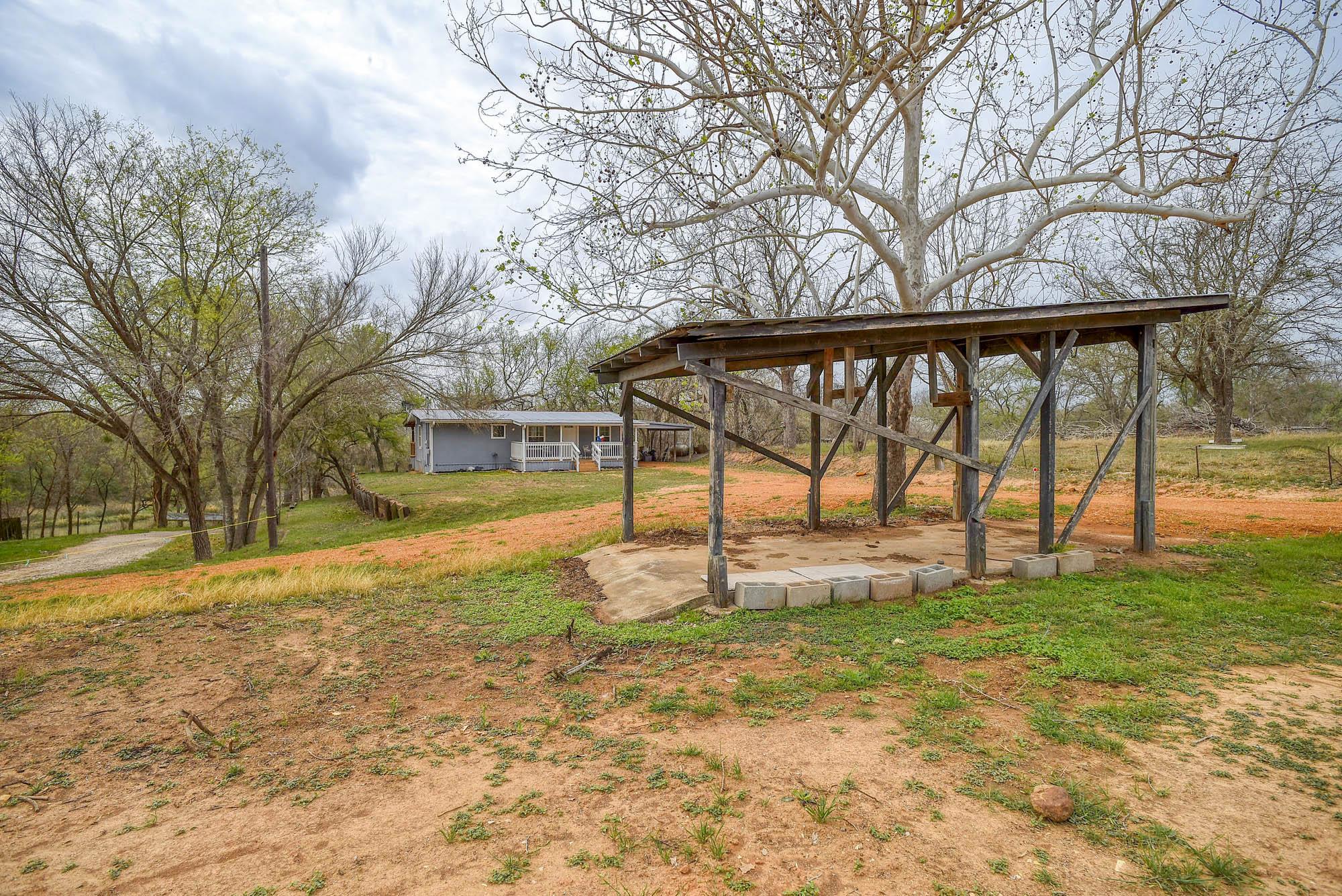 243 Riverwood Dr, Bastrop, TX 78602