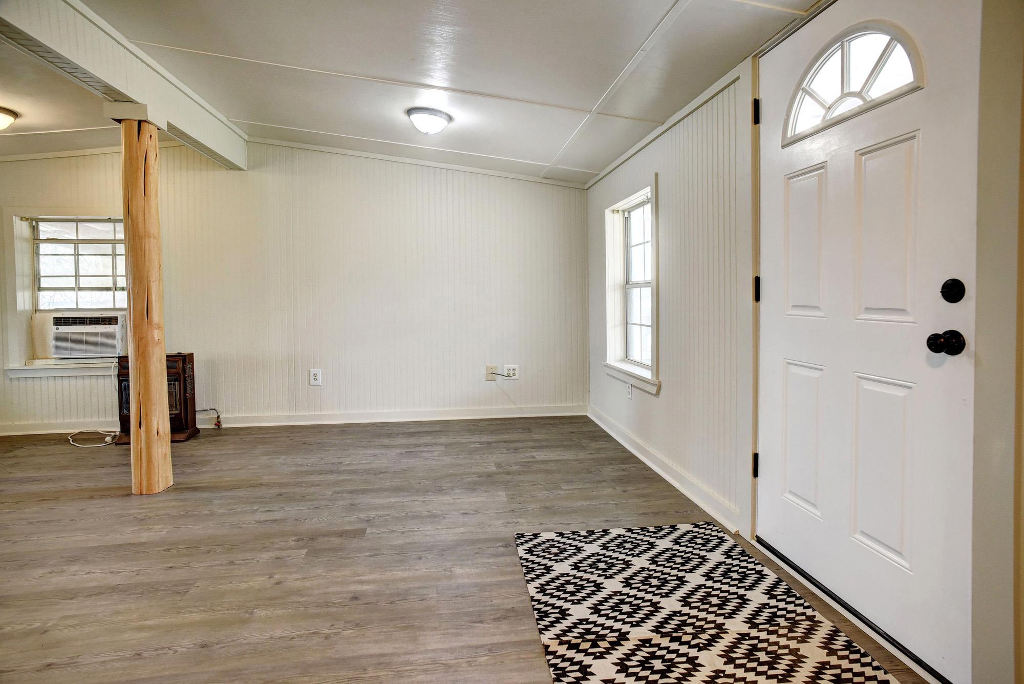 243 Riverwood Dr, Bastrop, TX 78602