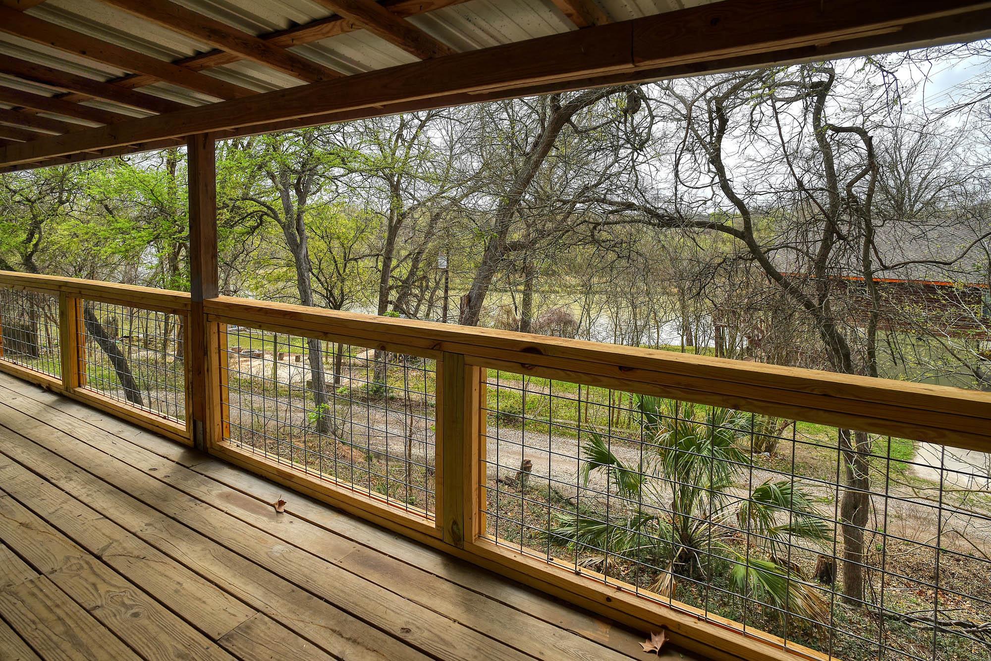 243 Riverwood Dr, Bastrop, TX 78602