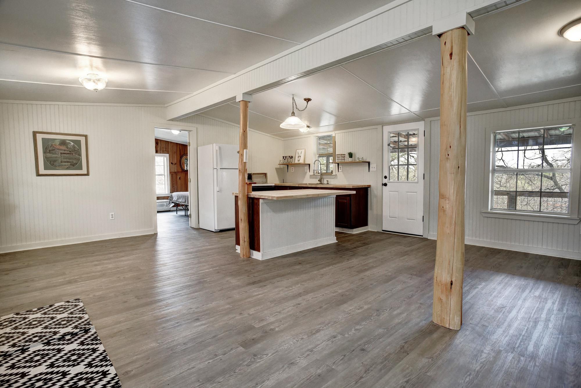 243 Riverwood Dr, Bastrop, TX 78602