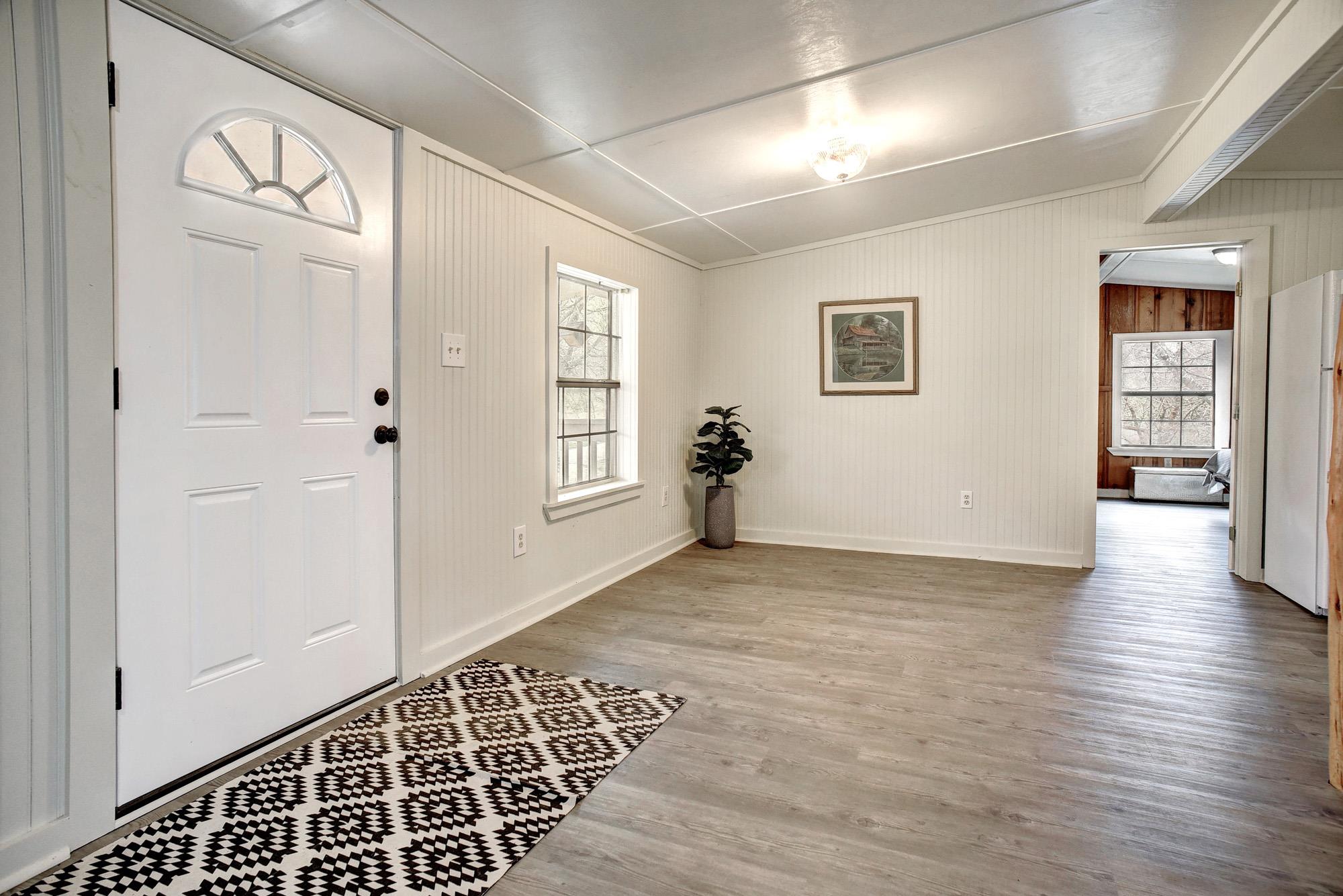 243 Riverwood Dr, Bastrop, TX 78602