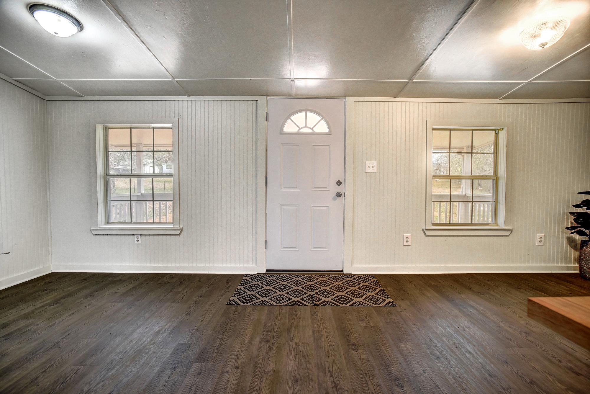 243 Riverwood Dr, Bastrop, TX 78602