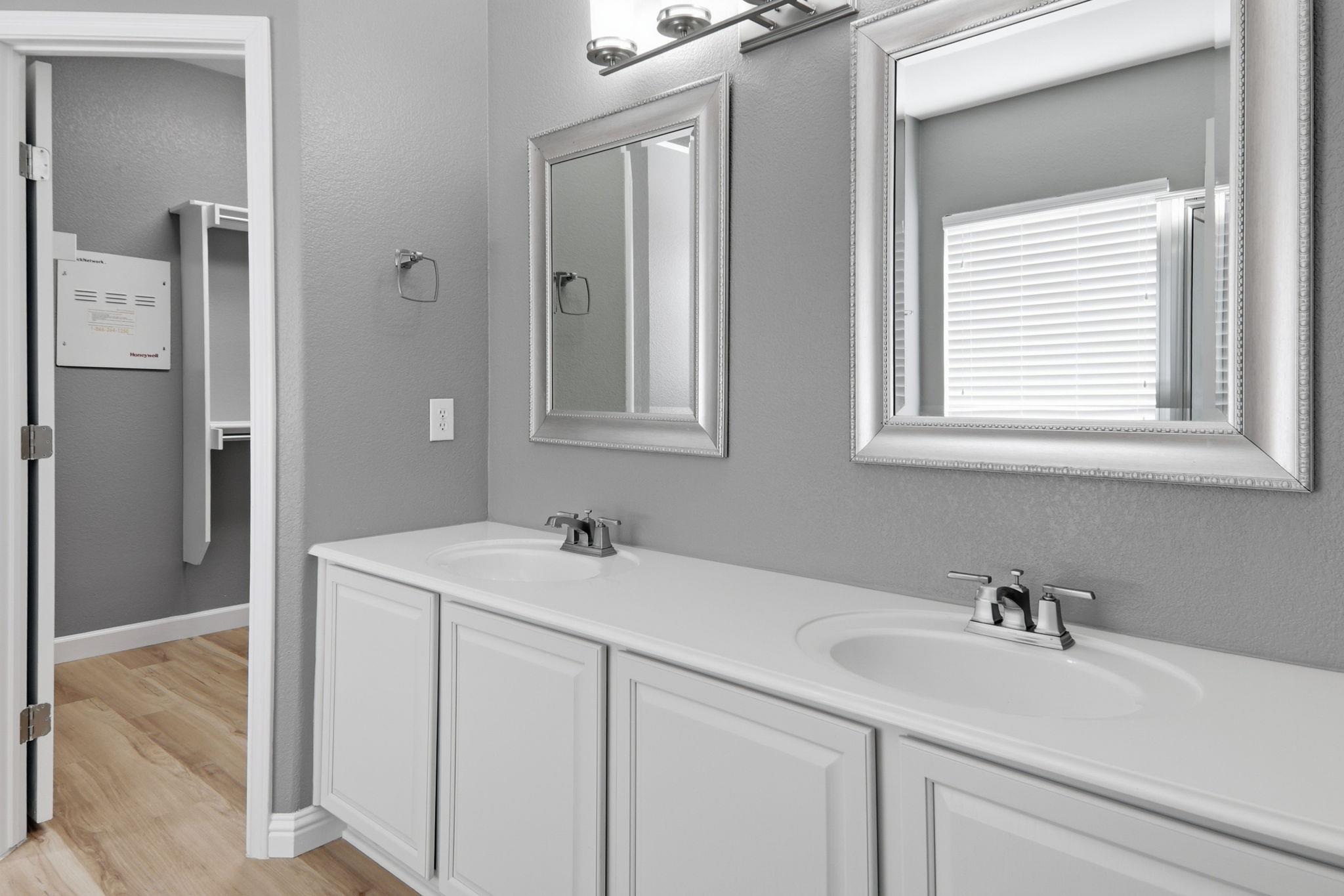 2157 Paradise Ridge Dr, Round Rock, TX 78665