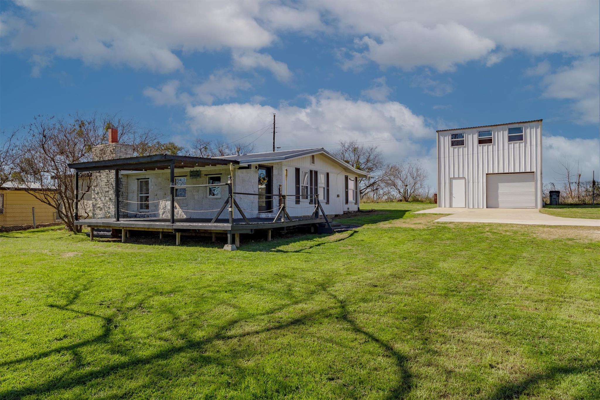 110 Lakewood Dr, Burnet, TX 78611