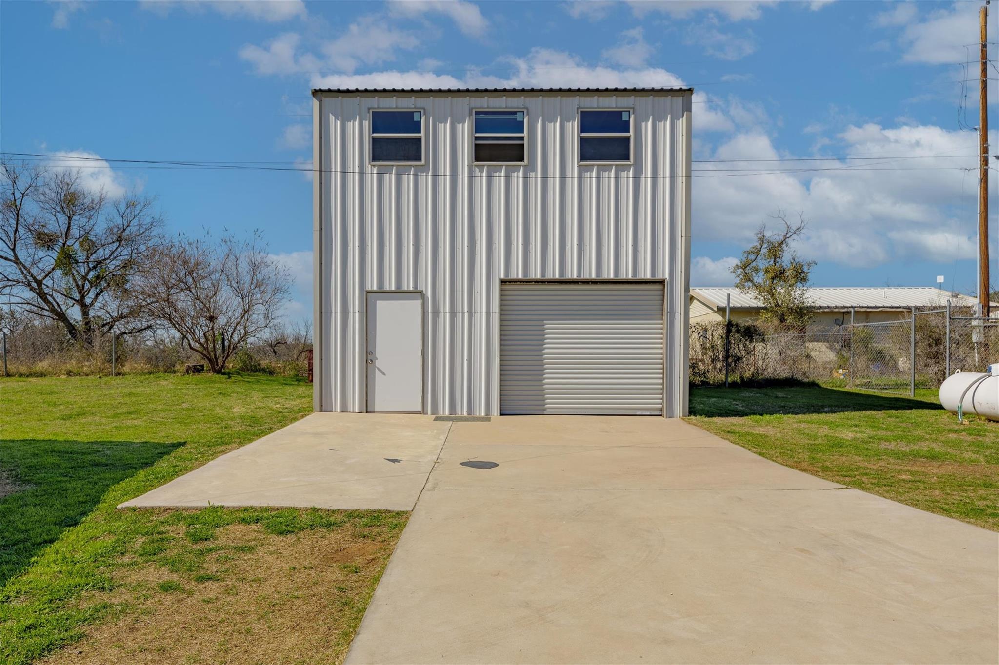 110 Lakewood Dr, Burnet, TX 78611