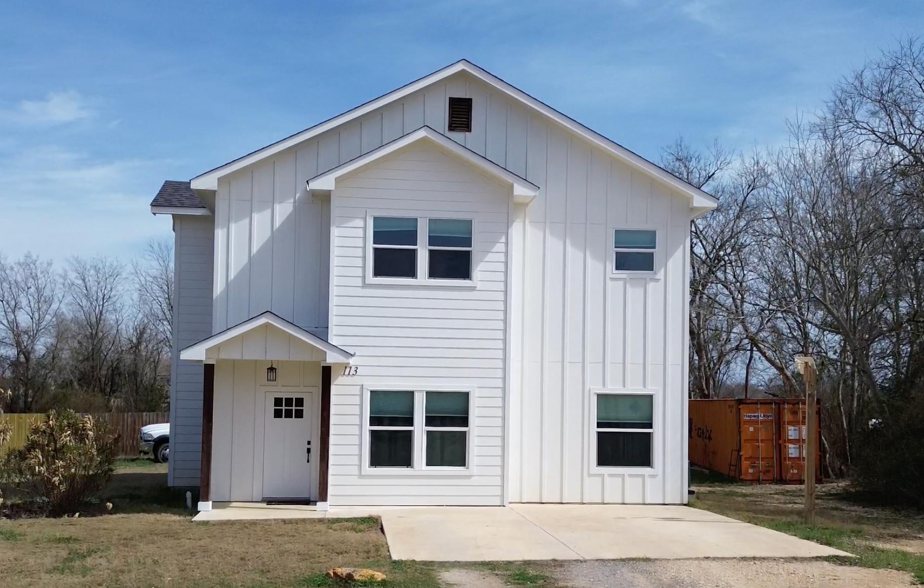 113 S. Lockhart St, Paige, TX 78659