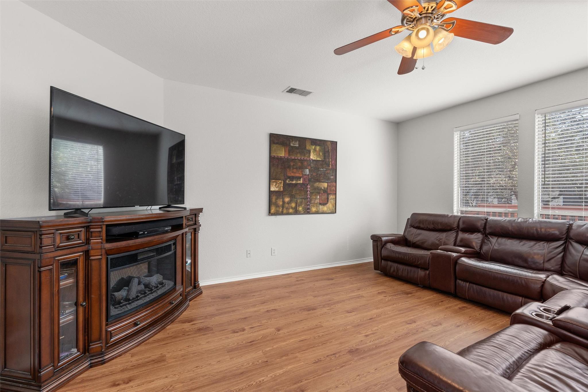 400 Red Hawk Dr, Leander, TX 78641