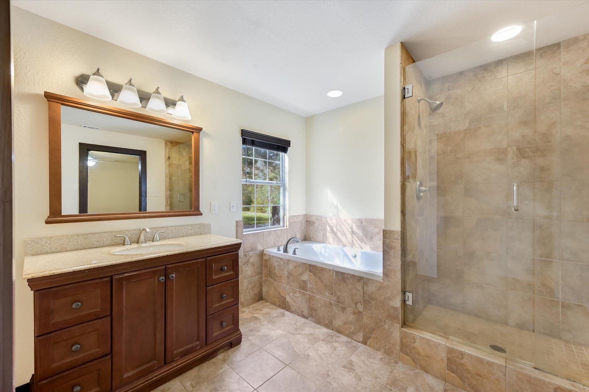 203 Pathfinders Way, Smithville, TX 78957