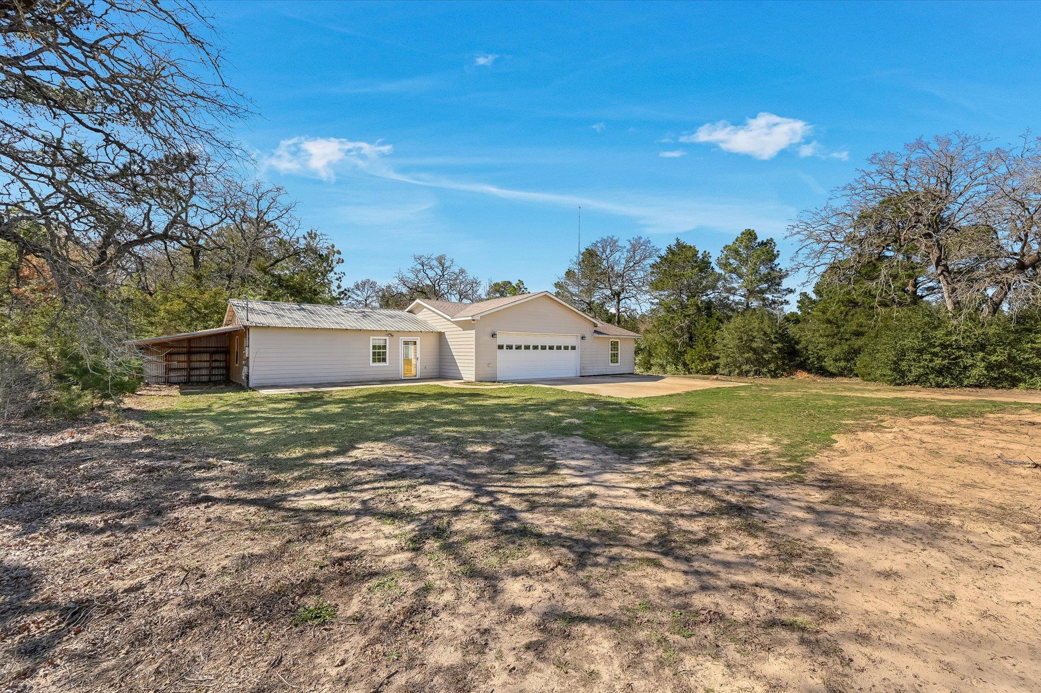 203 Pathfinders Way, Smithville, TX 78957