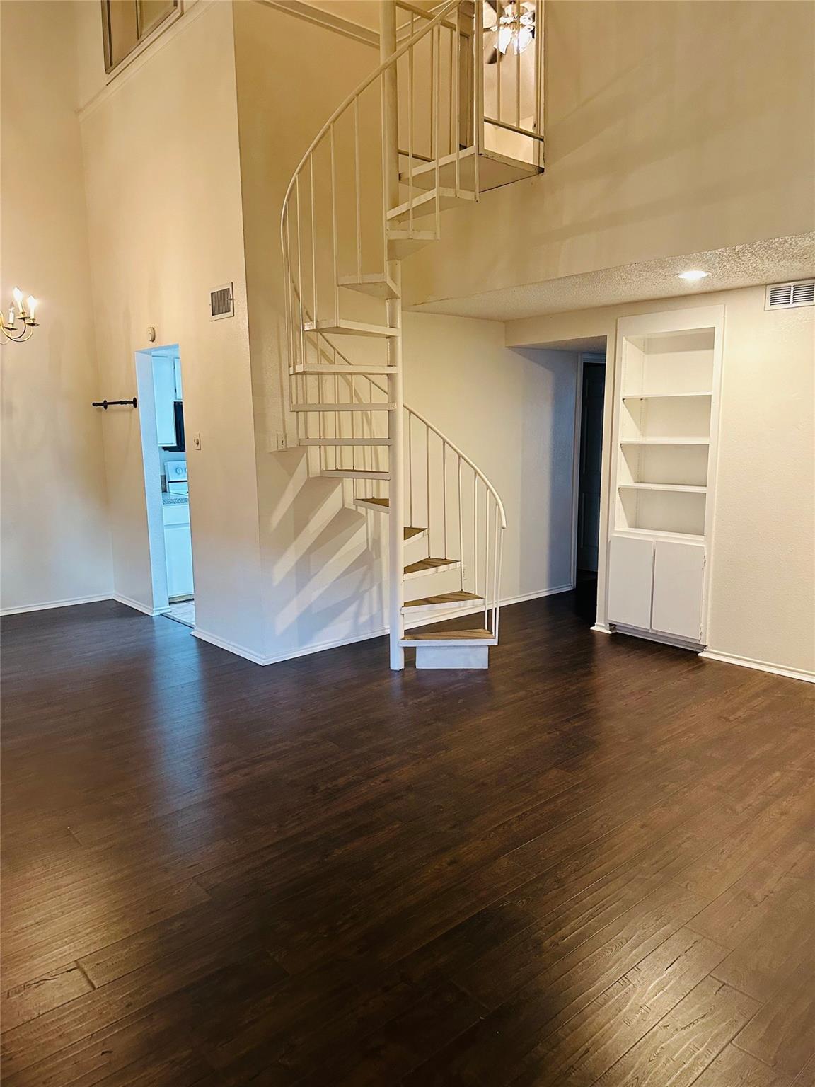 2401 Leon St # 307, Austin, TX 78705