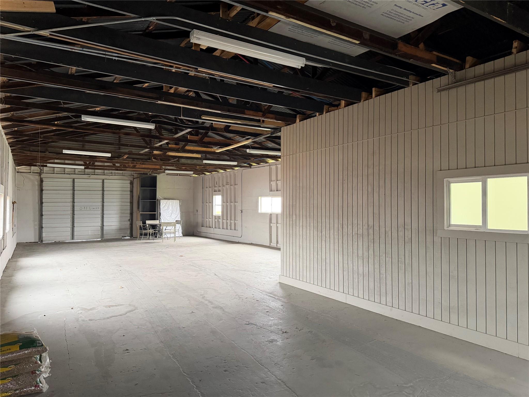 1541 E Pierce St, Luling, TX 78648