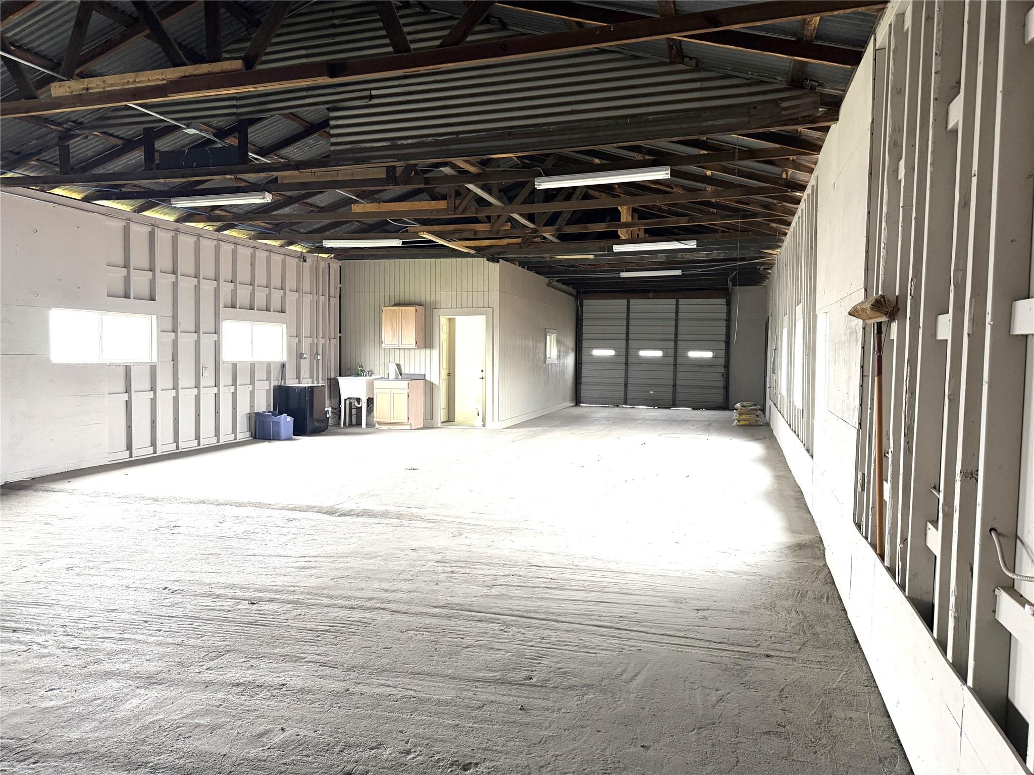 1541 E Pierce St, Luling, TX 78648