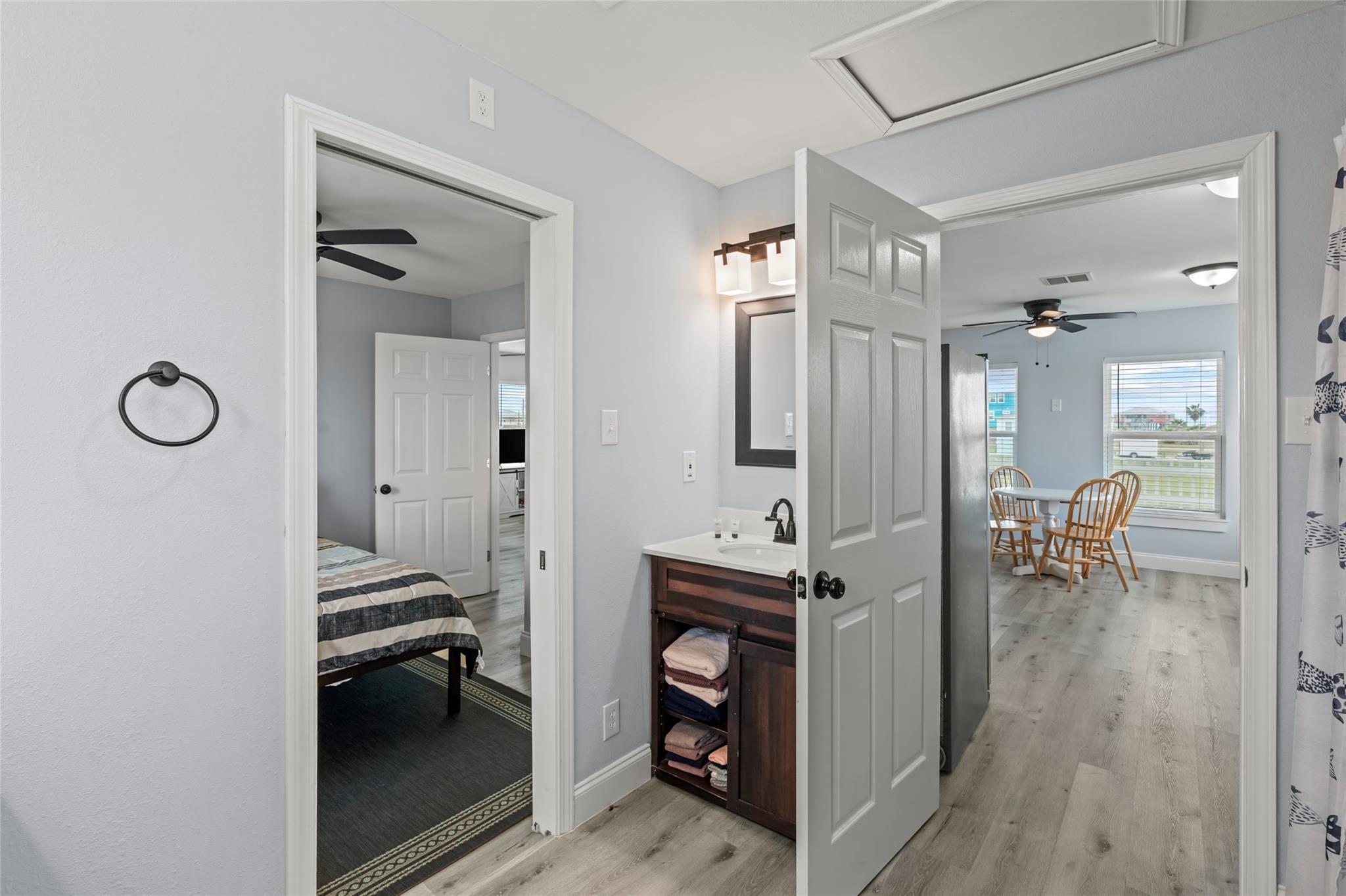 3929 4th St, Galveston, TX 77554