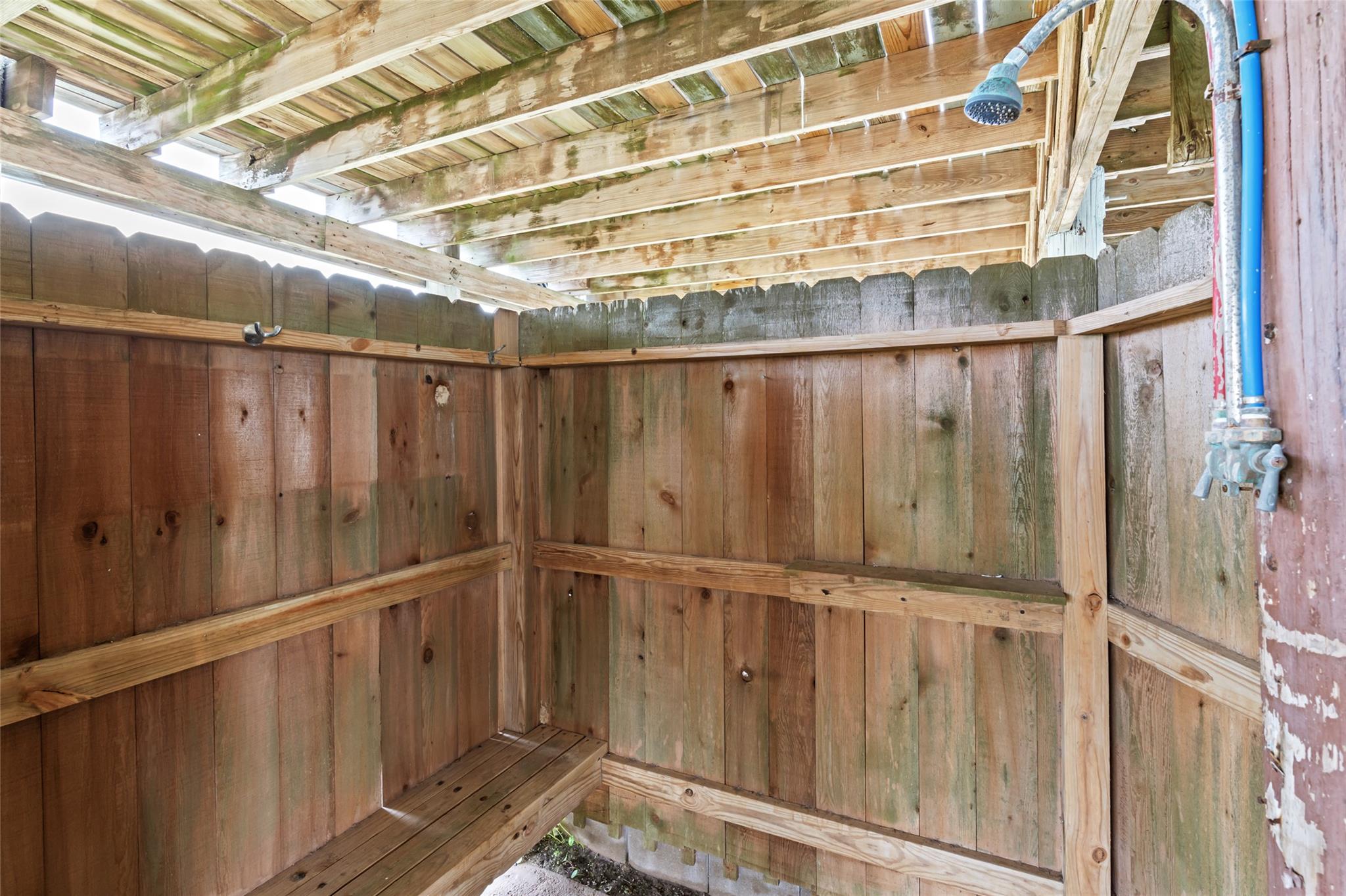 3929 4th St, Galveston, TX 77554