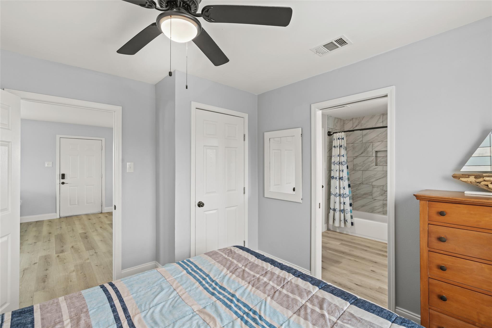 3929 4th St, Galveston, TX 77554