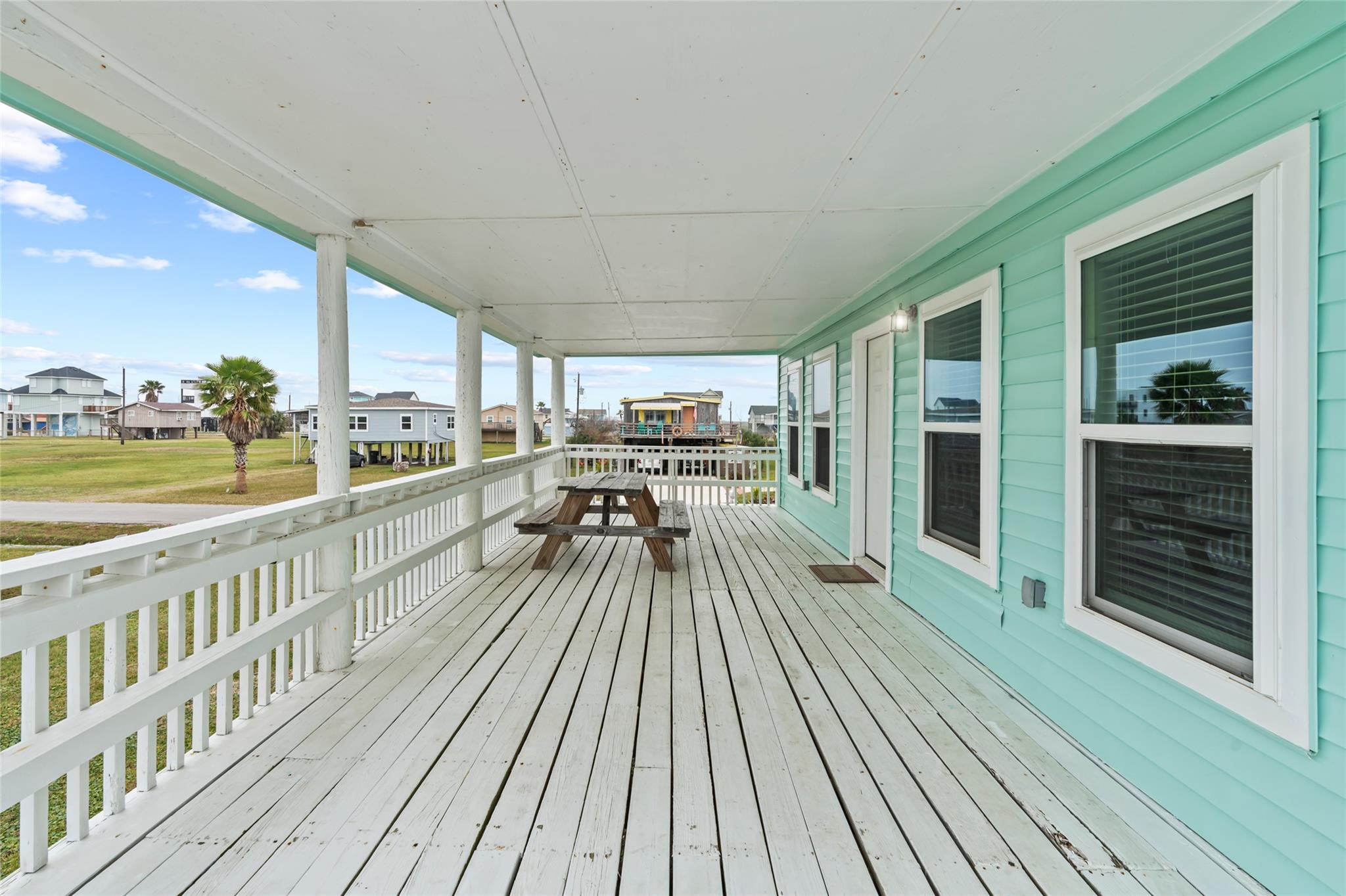 3929 4th St, Galveston, TX 77554