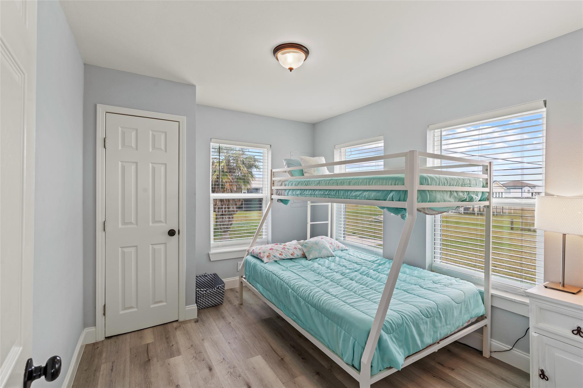 3929 4th St, Galveston, TX 77554