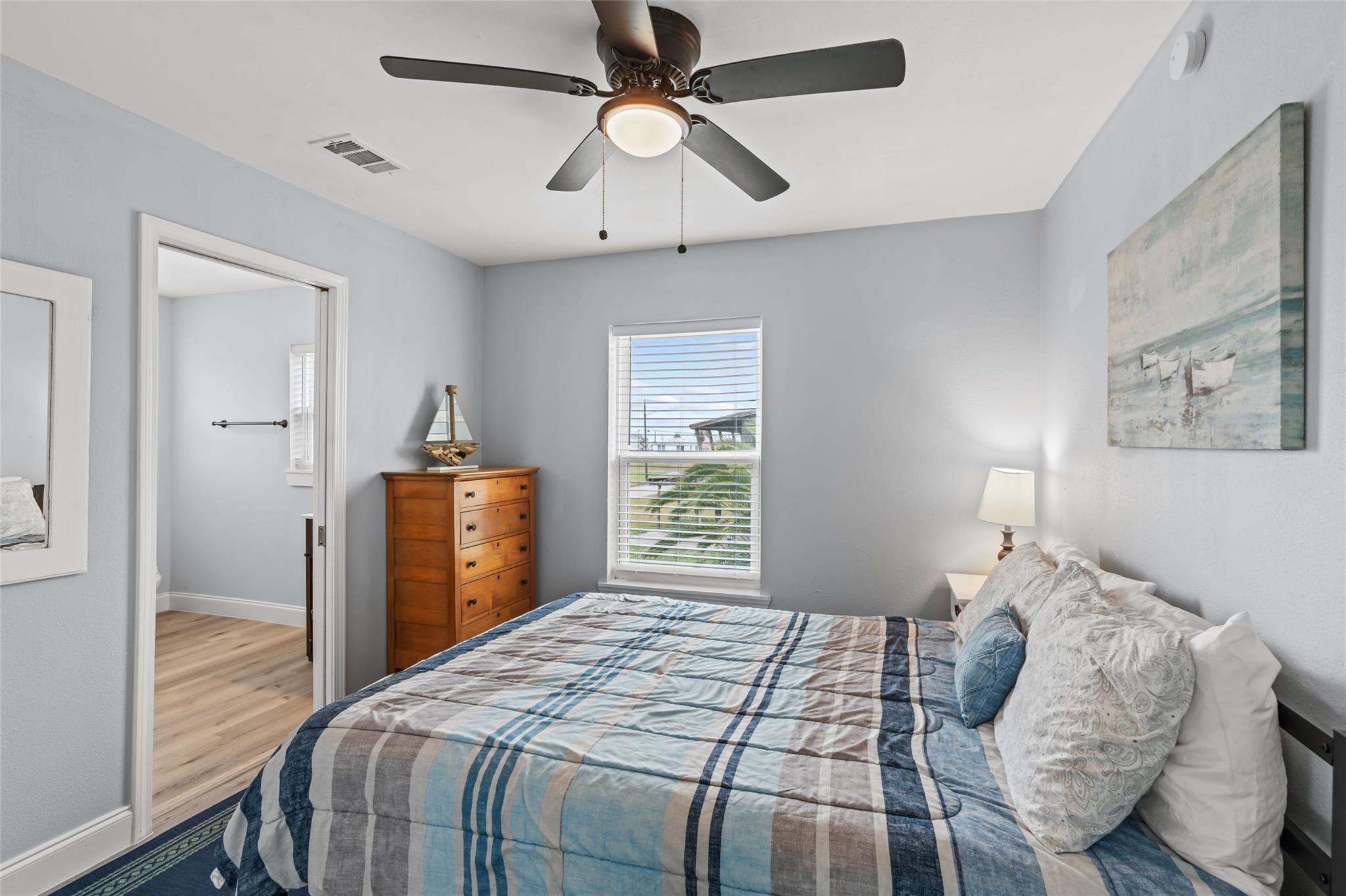 3929 4th St, Galveston, TX 77554