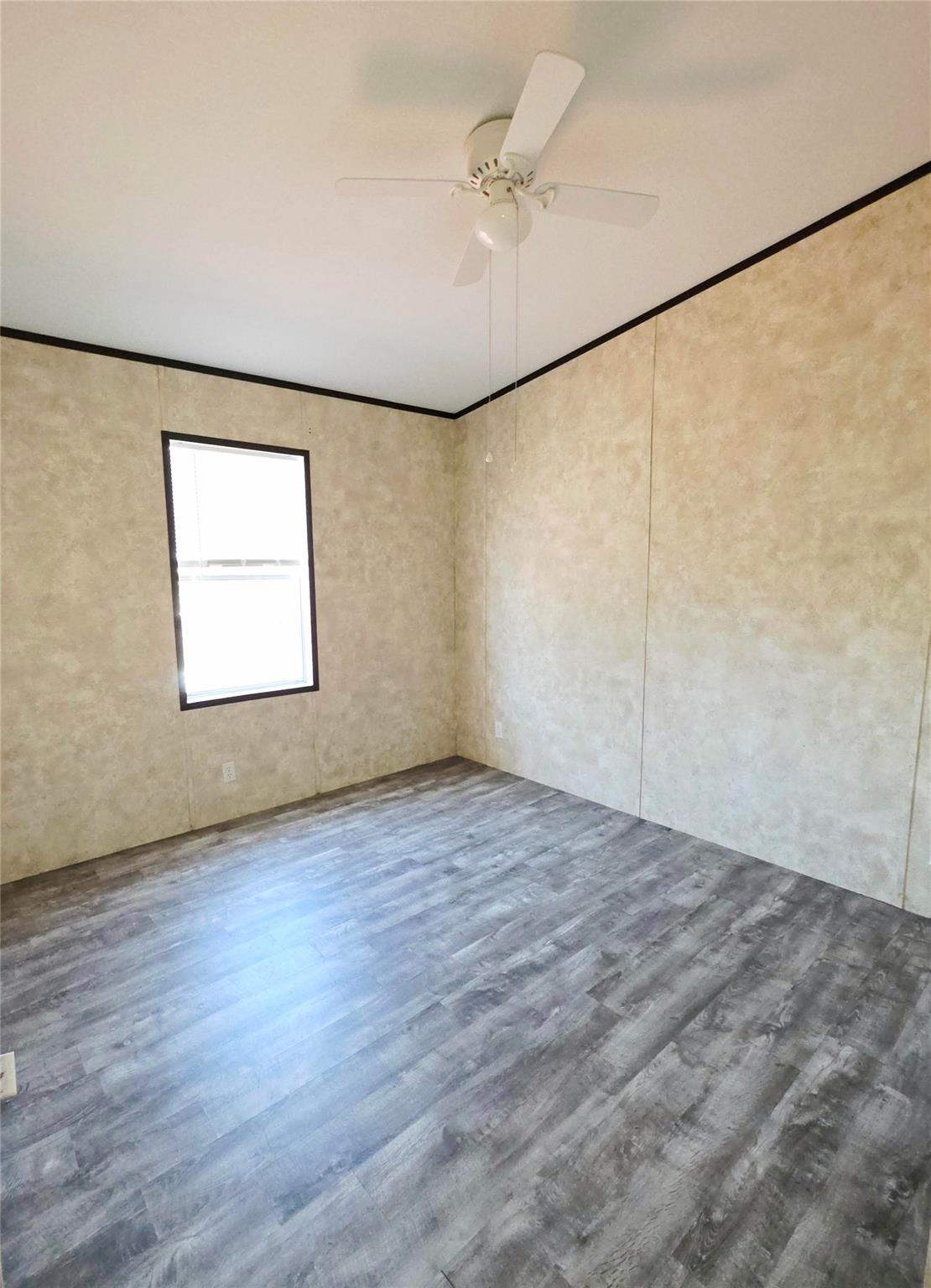 1051 Tamarack Dr, Canyon Lake, TX 78133