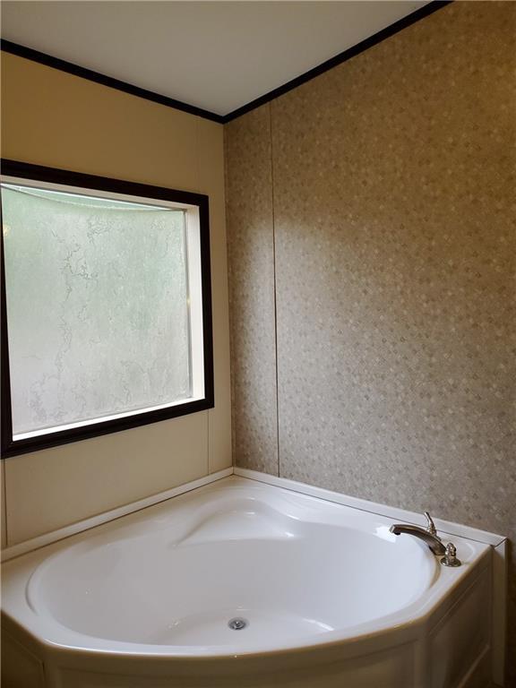 1051 Tamarack Dr, Canyon Lake, TX 78133