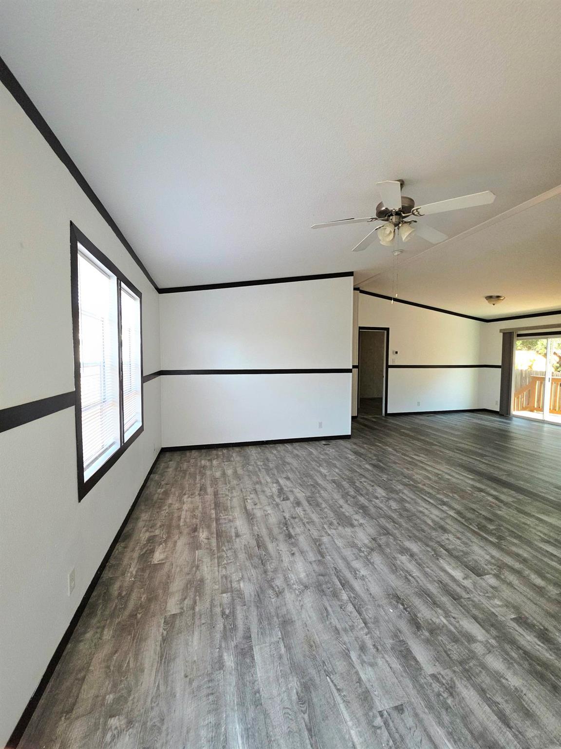 1051 Tamarack Dr, Canyon Lake, TX 78133