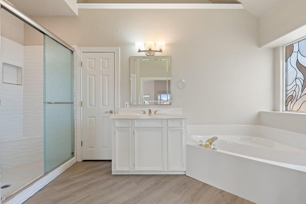 117 Longhorn Dr, Horseshoe Bay, TX 78657