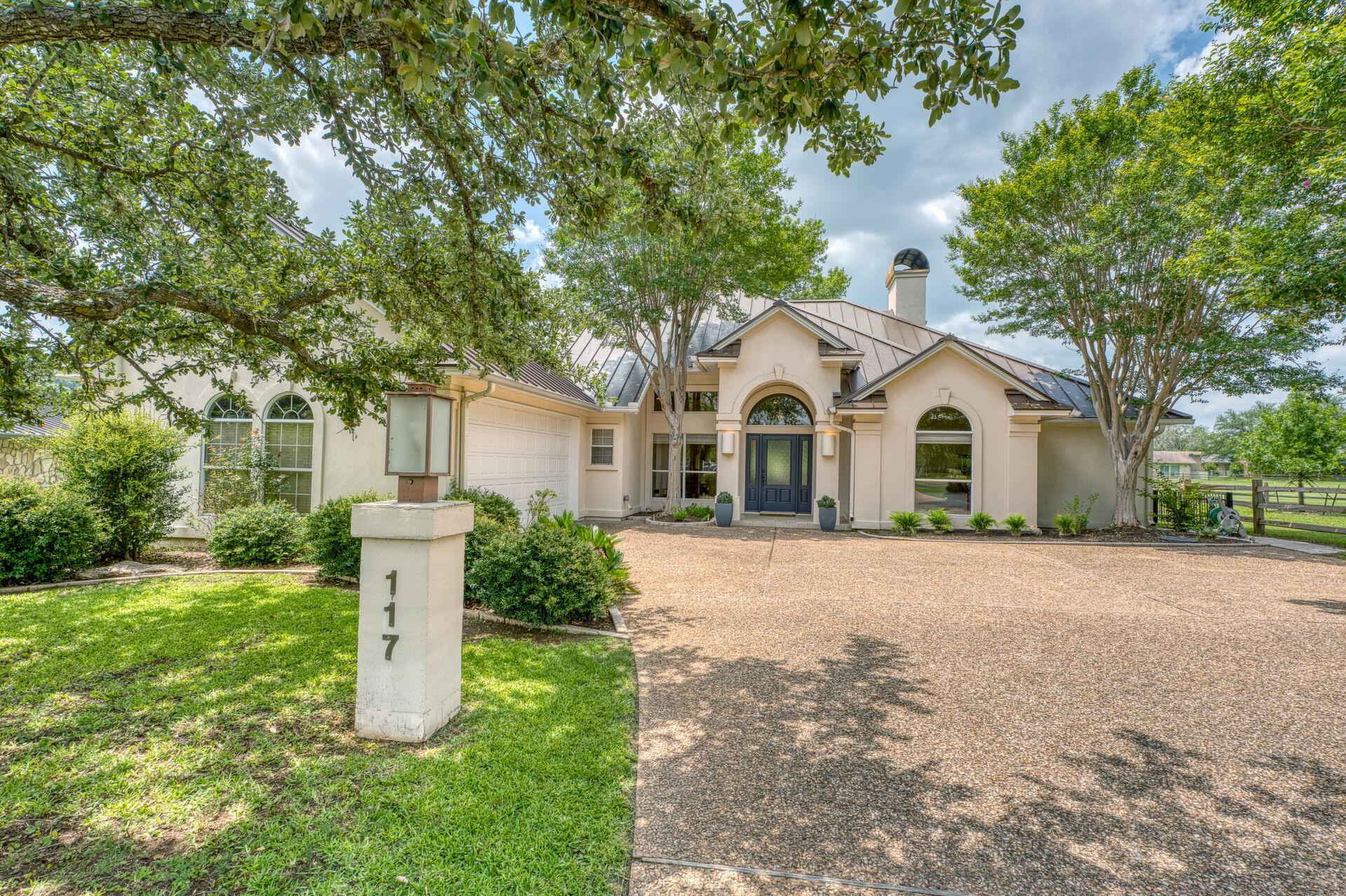 117 Longhorn Dr, Horseshoe Bay, TX 78657