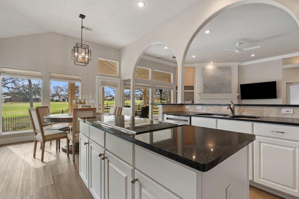 117 Longhorn Dr, Horseshoe Bay, TX 78657