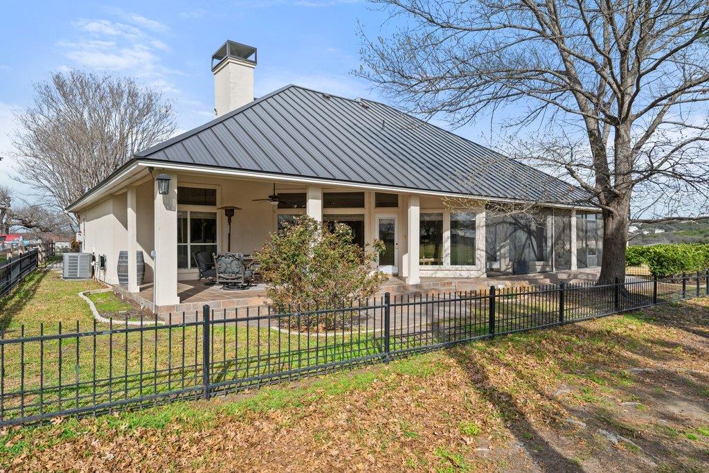 117 Longhorn Dr, Horseshoe Bay, TX 78657