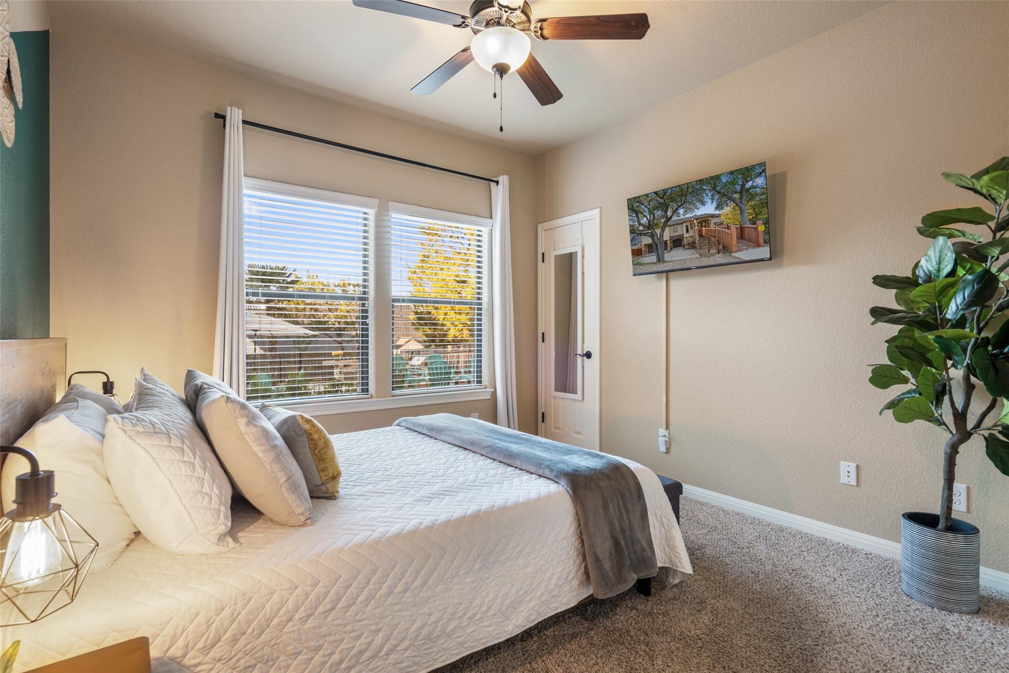 20914 High Dr, Lago Vista, TX 78645