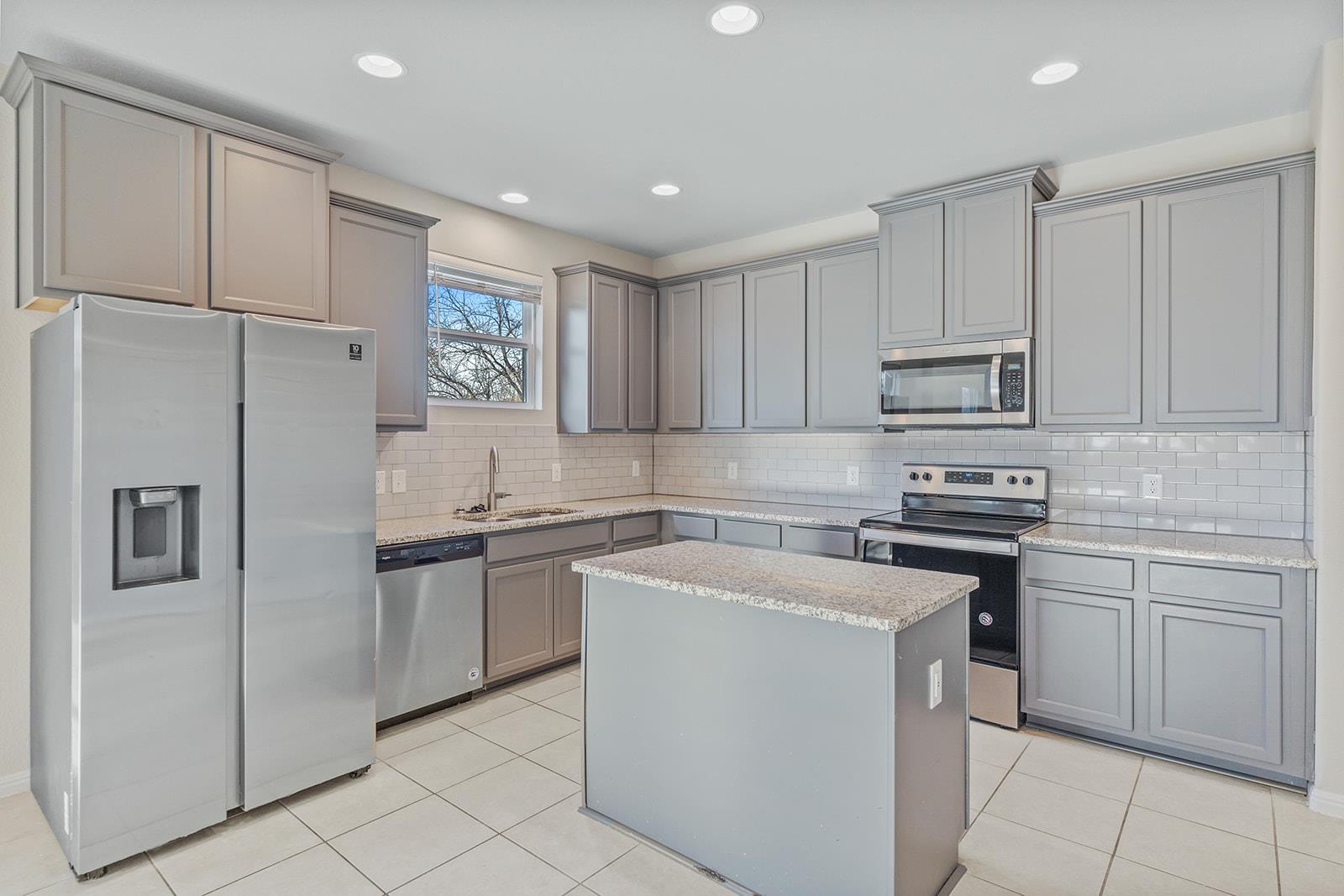 313 Michaelis Dr, Leander, TX 78641