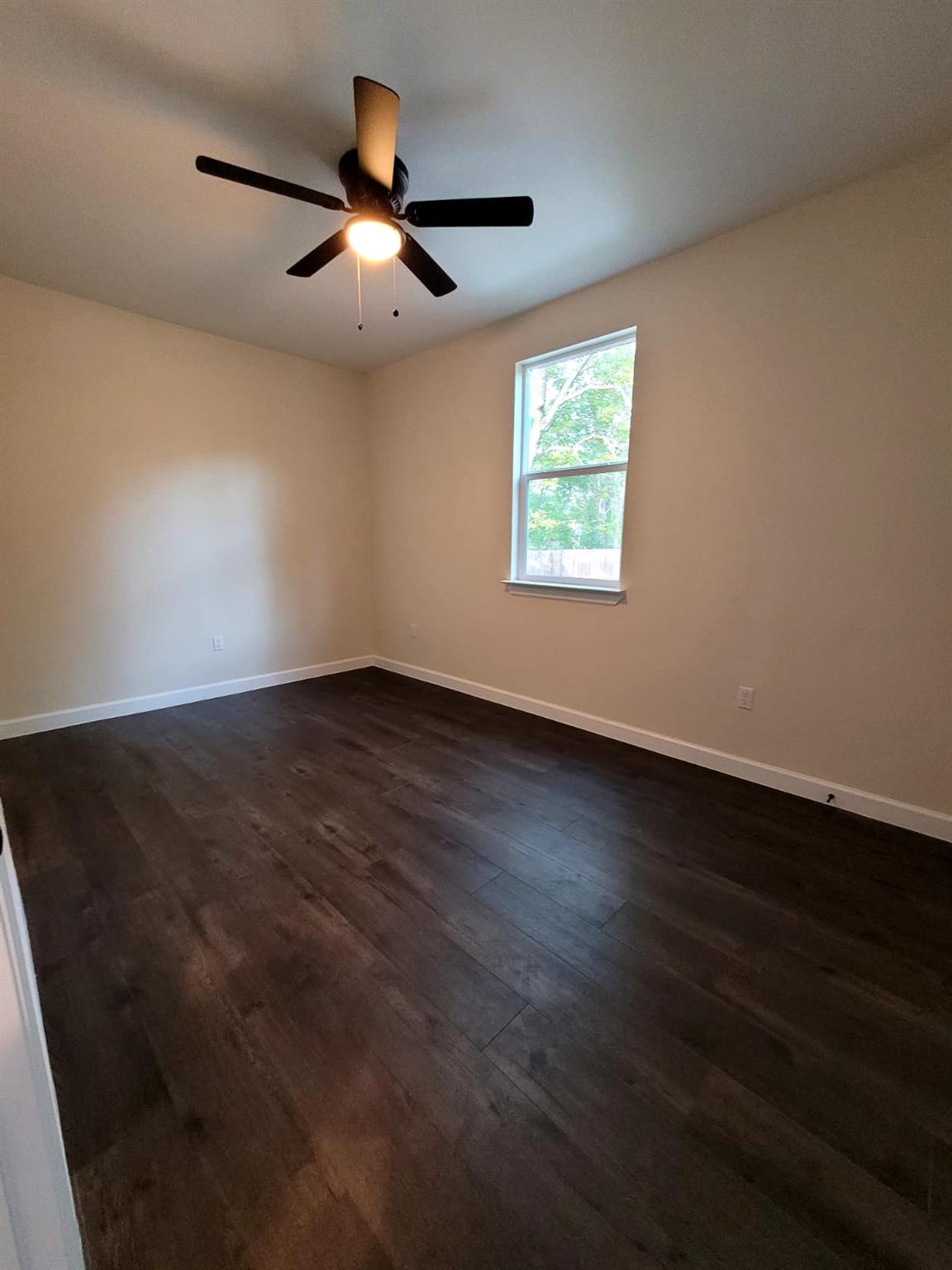 750 S Main St, Lockhart, TX 78644