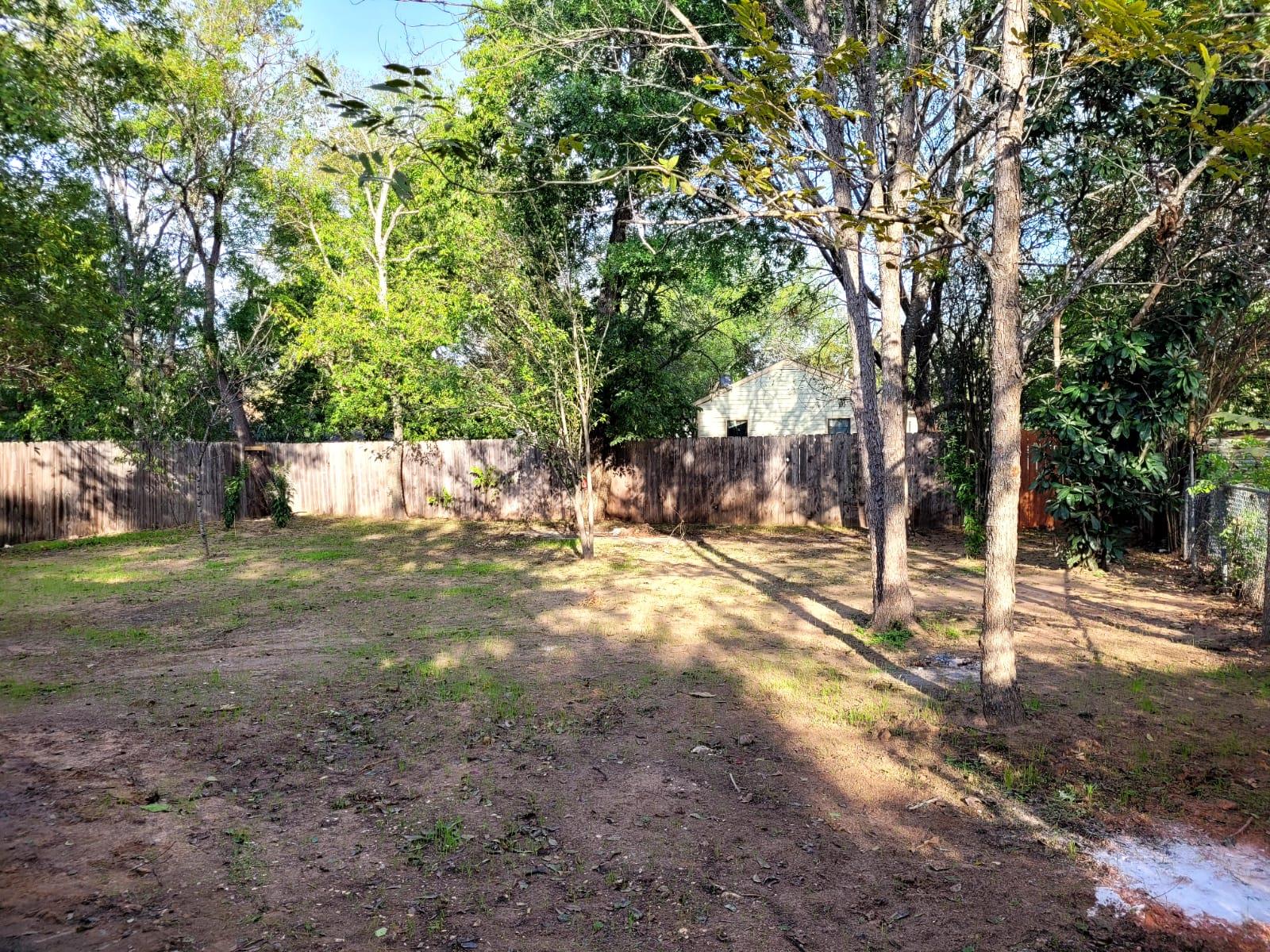 750 S Main St, Lockhart, TX 78644