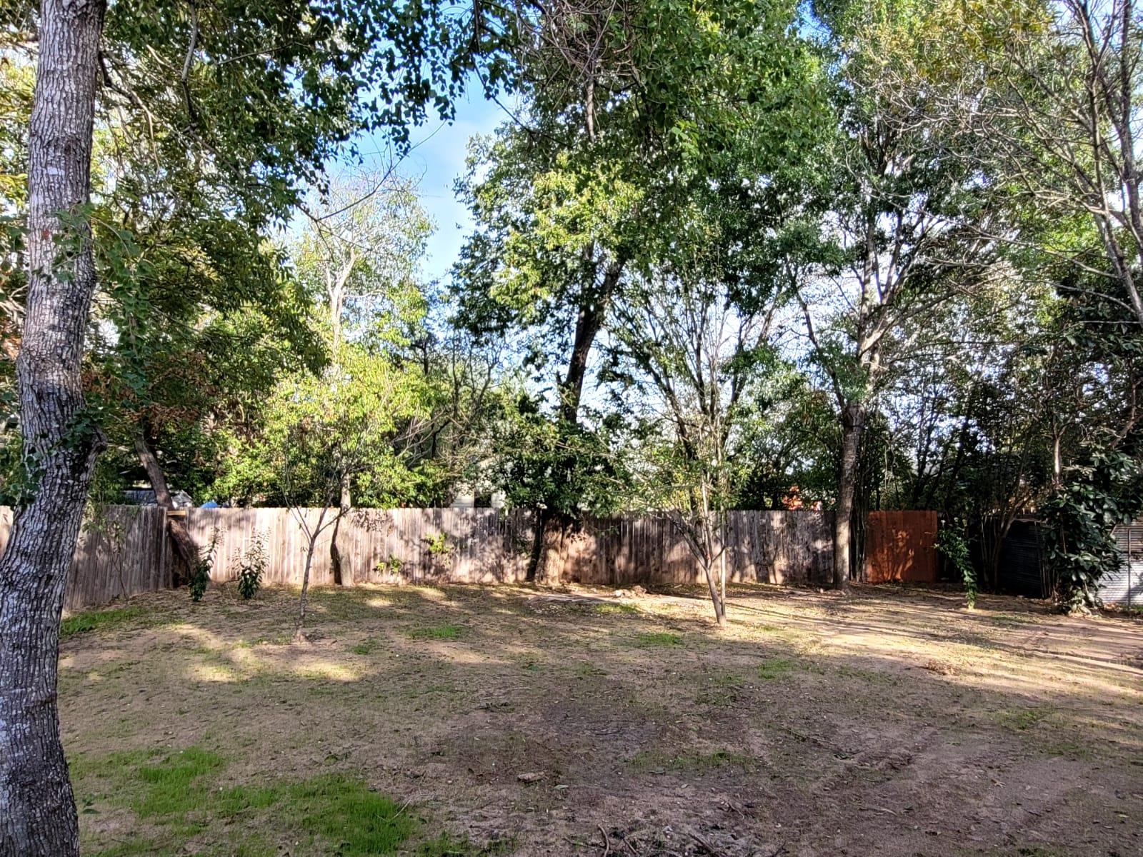 750 S Main St, Lockhart, TX 78644