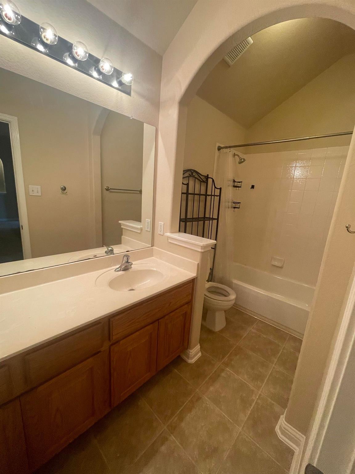 2204 Voyageurs Ln, Austin, TX 78747