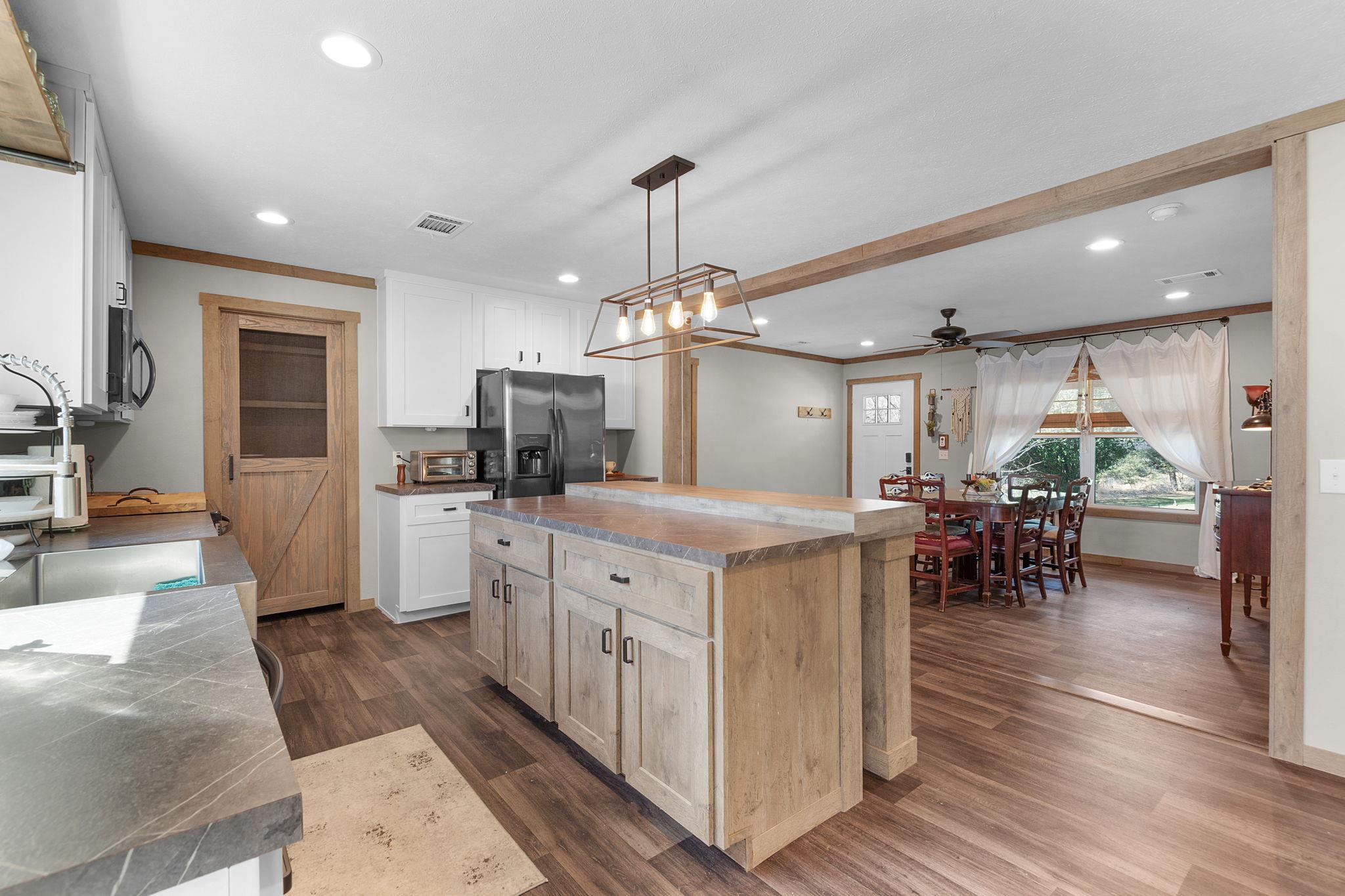 345 County Road 136C, Kingsland, TX 78639