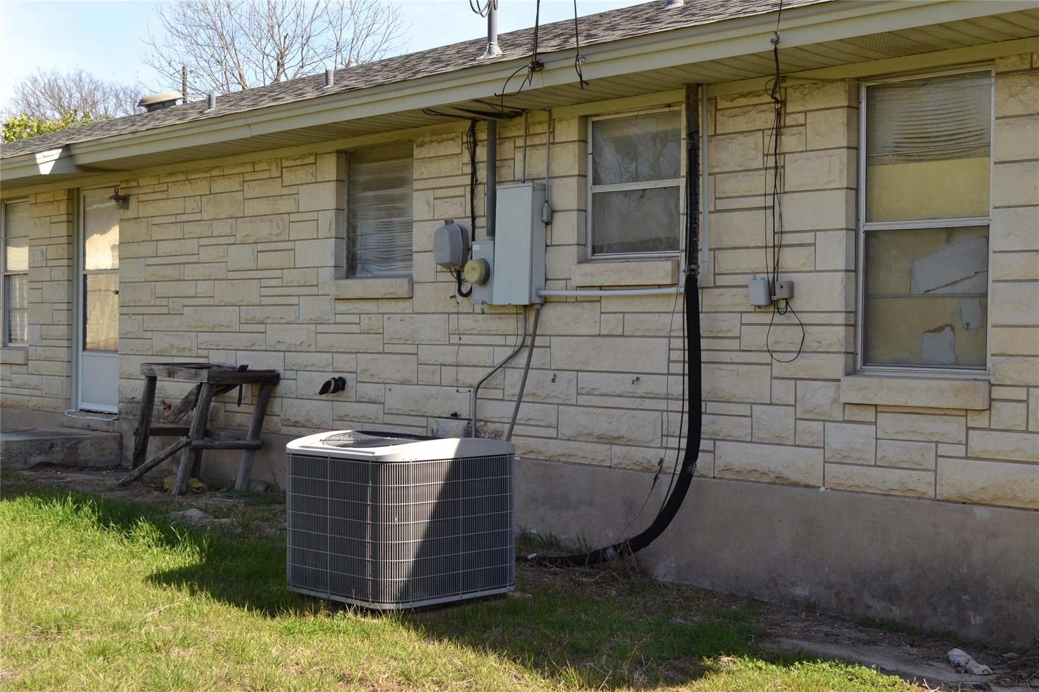 1502 Sherrard St, Burnet, TX 78611