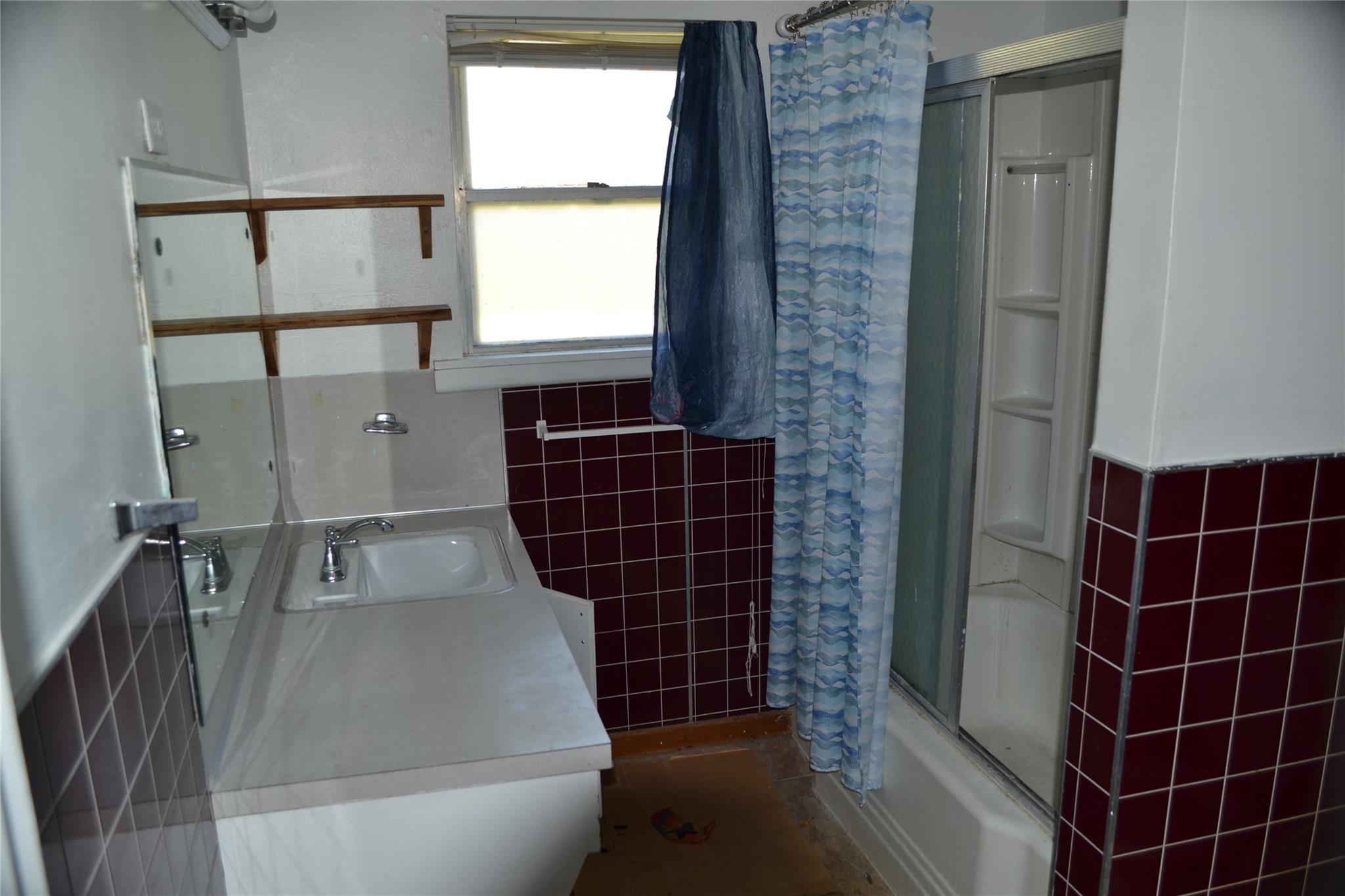 1502 Sherrard St, Burnet, TX 78611