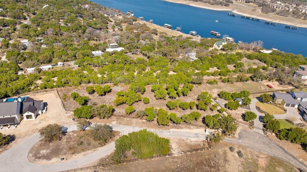 10 Thurman Bluff Dr, Spicewood, TX 78669