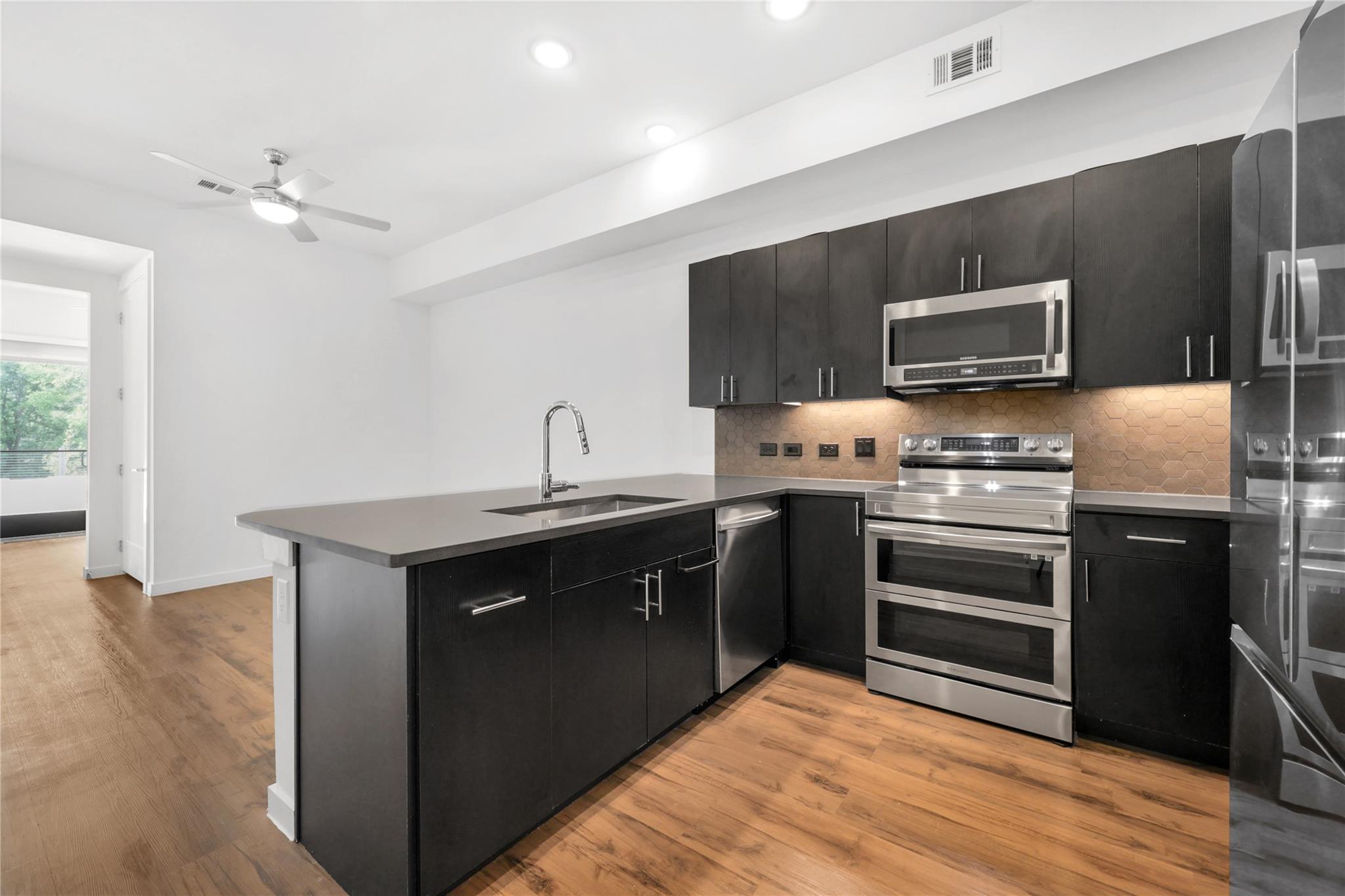 4801 Springdale Rd # 1005, Austin, TX 78723