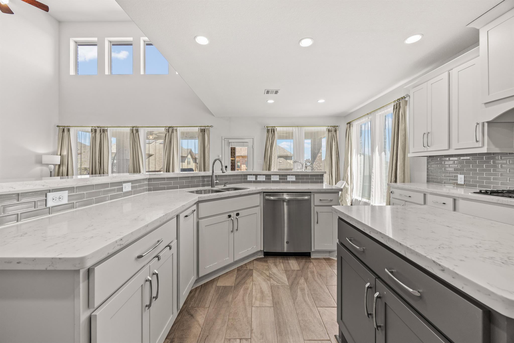 516 Honeybird Ln, Georgetown, TX 78626