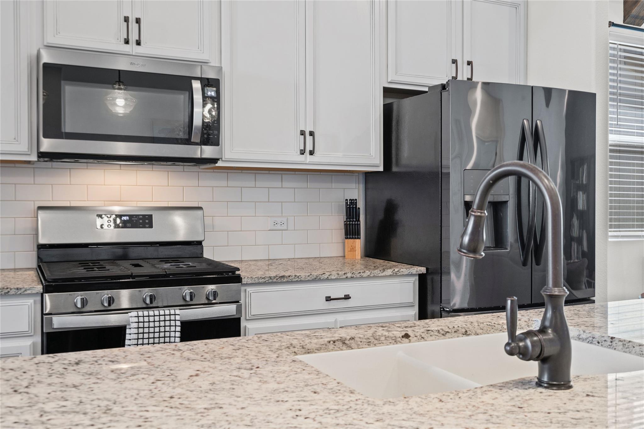 2501 Acoma Ln, Leander, TX 78641