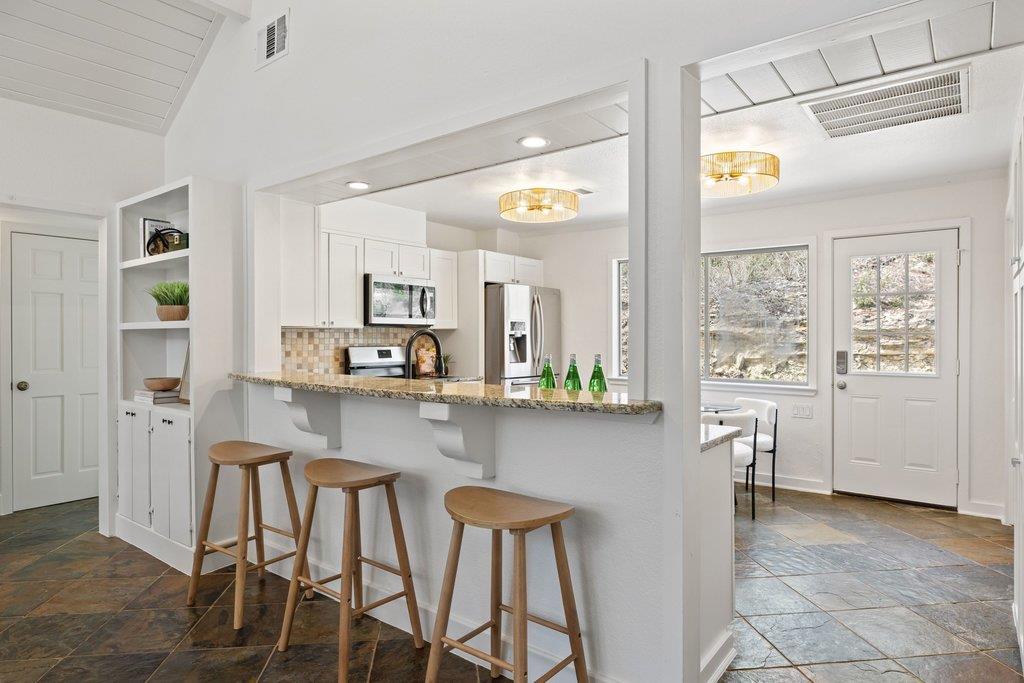 411 Lakeway Dr, Lakeway, TX 78734