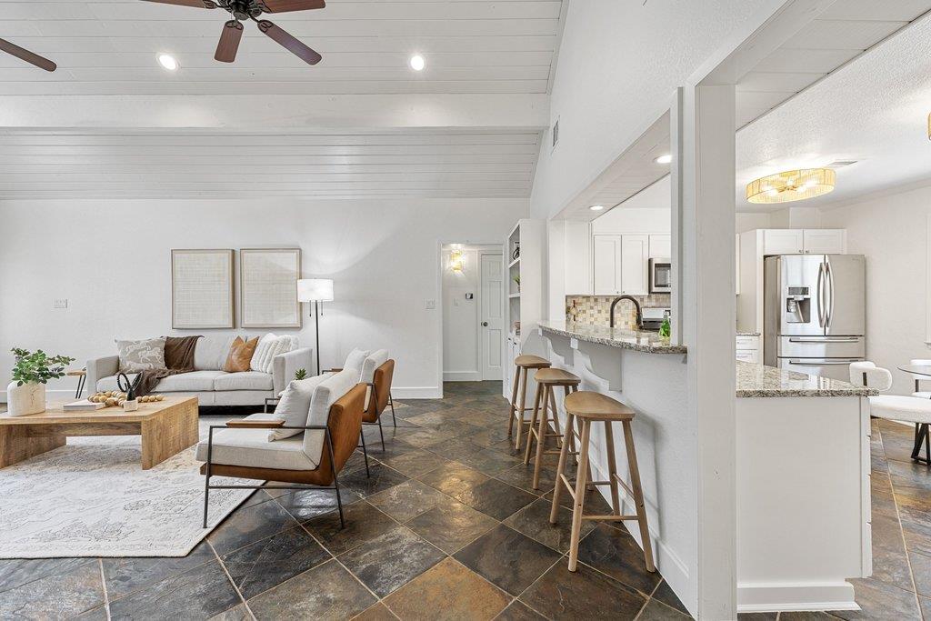 411 Lakeway Dr, Lakeway, TX 78734